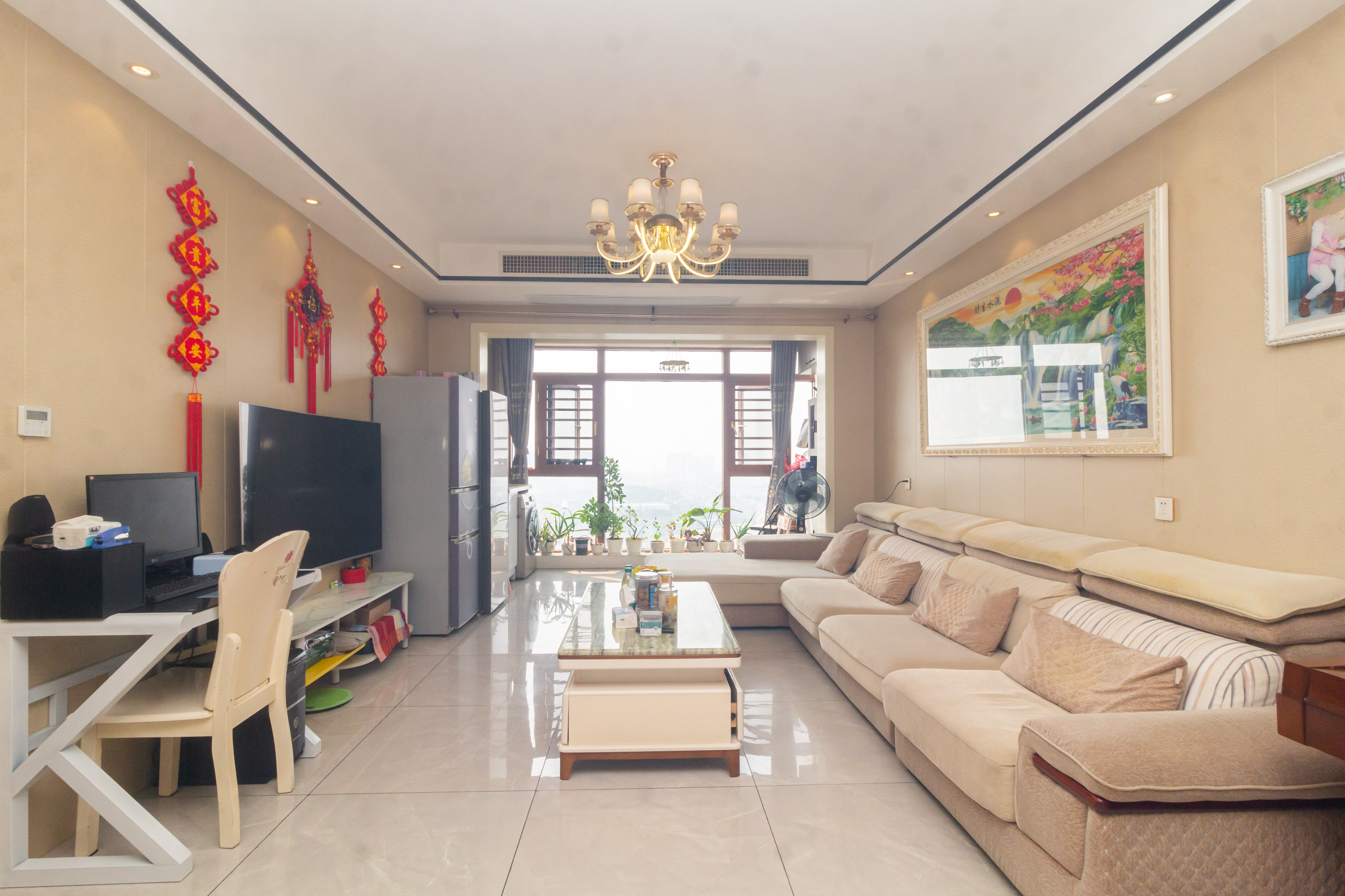 湘预家园  3室2厅2卫    66.0万 湘预家园  3室2厅2卫    66.0万客厅