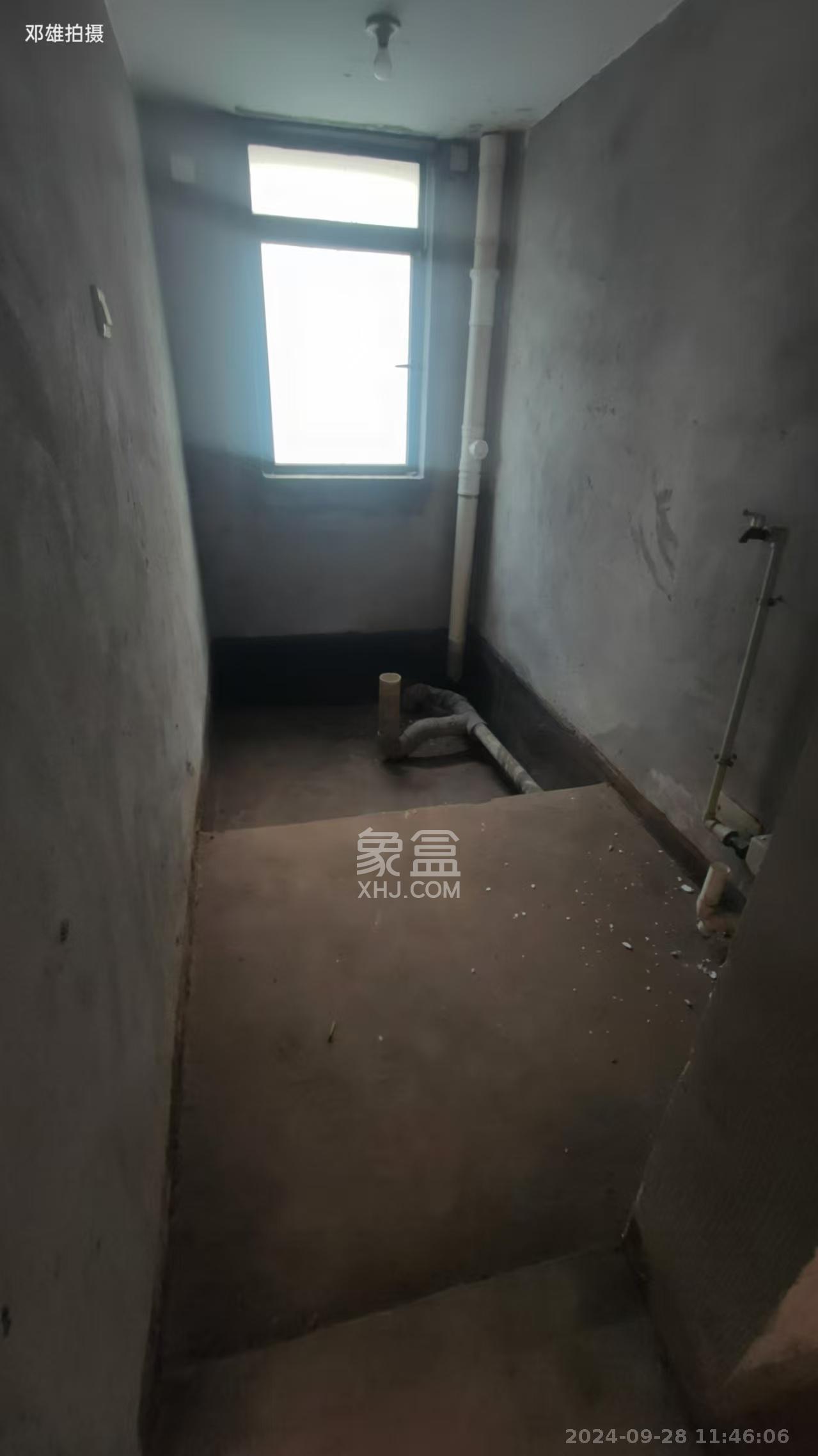 八方小區(qū)D區(qū)  4室2廳2衛(wèi)   4000.00元/月室內(nèi)圖