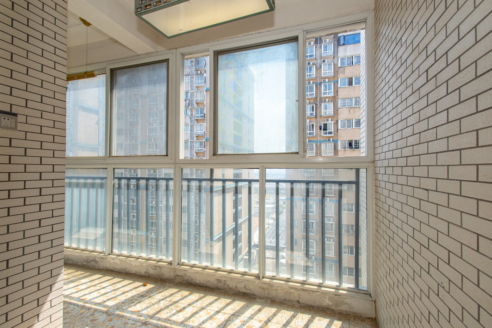 筑梦园  3室2厅1卫    69.6万 筑梦园  3室2厅1卫    69.6万阳台