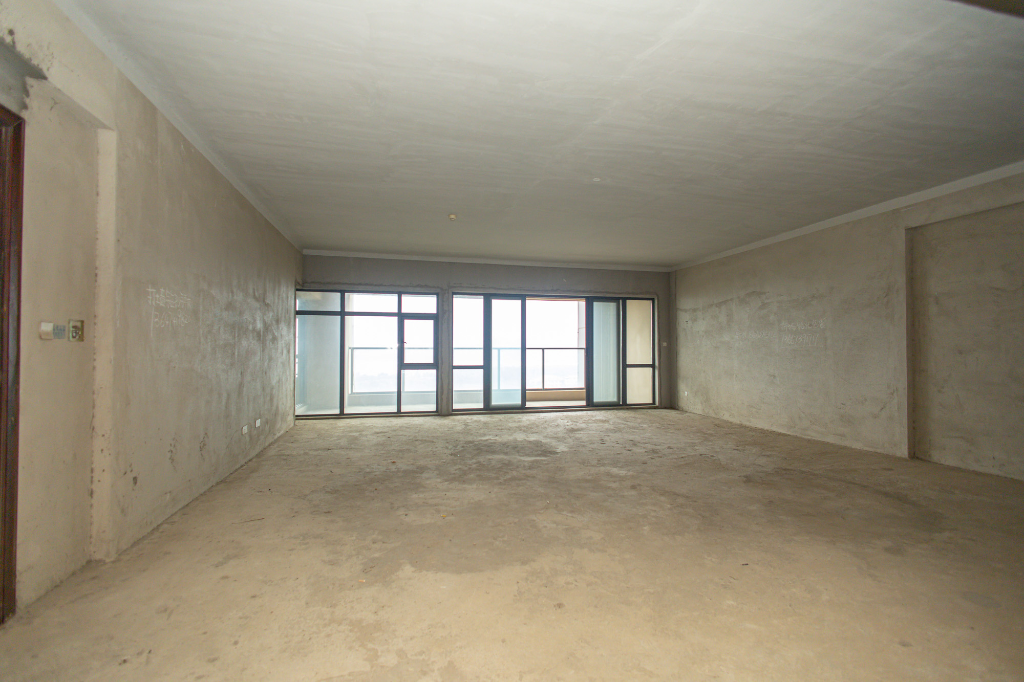 碧桂园威尼斯城  5室2厅2卫    320.0万 碧桂园威尼斯城  5室2厅2卫    320.0万