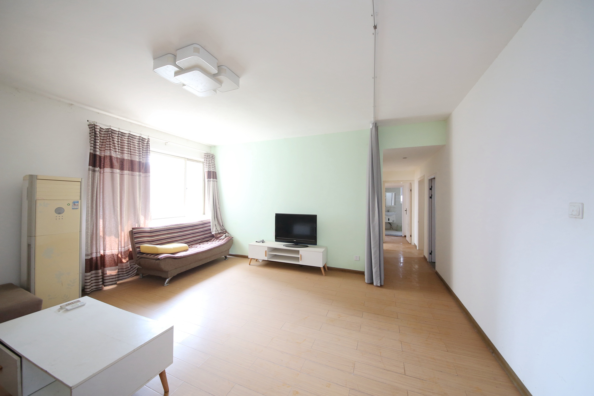 省建苑小区  4室2厅2卫   116.00万客厅