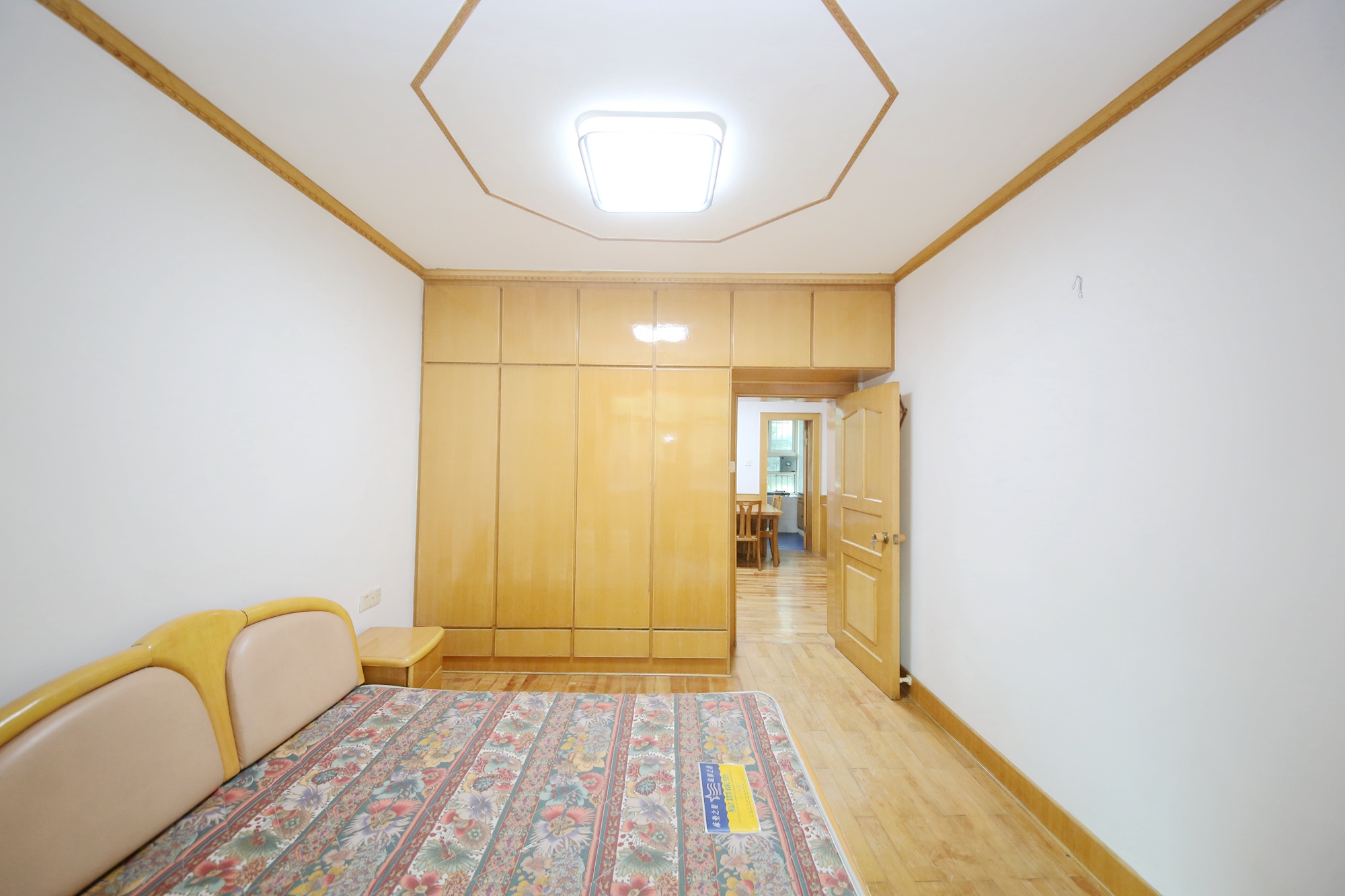 长勘院（文艺路26号）  2室1厅1卫   48.00万卧室
