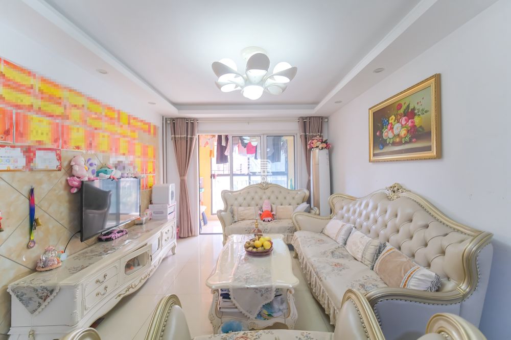 三一街区  3室2厅2卫    69.0万