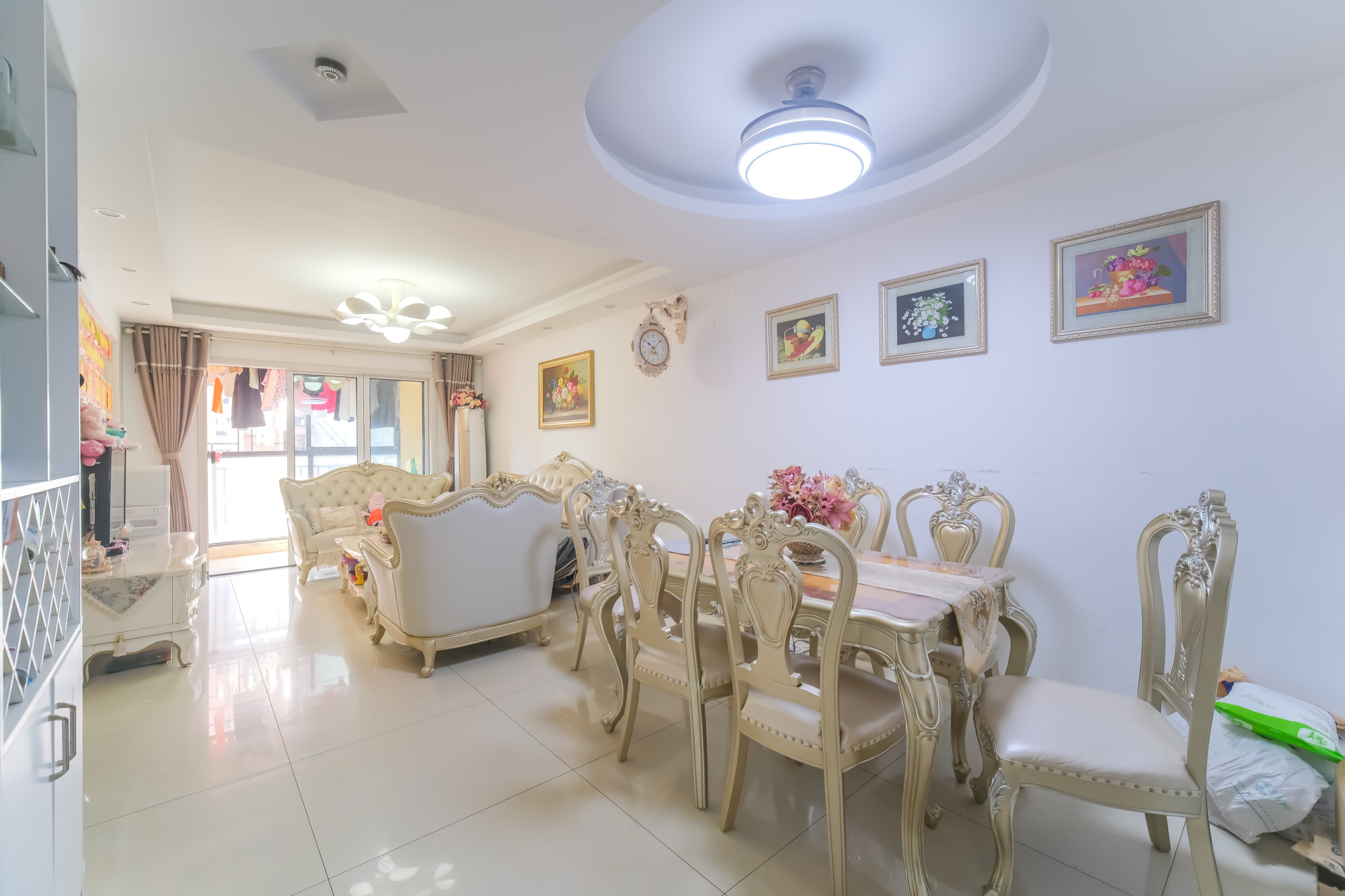 三一街区 3室2厅2卫 78.8万 三一街区 3室2厅2卫 78.8万客厅