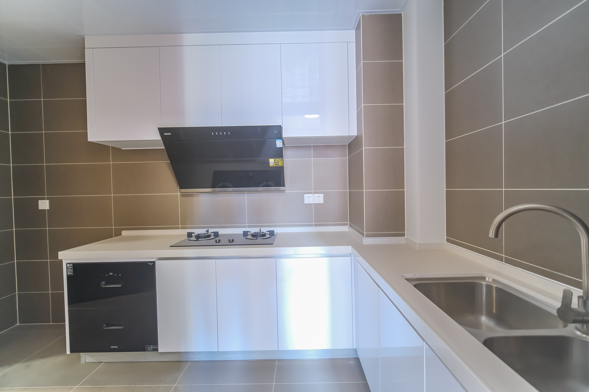 运达锦绣广场  3室2厅2卫    160.0万 运达锦绣广场  3室2厅2卫    160.0万厨房