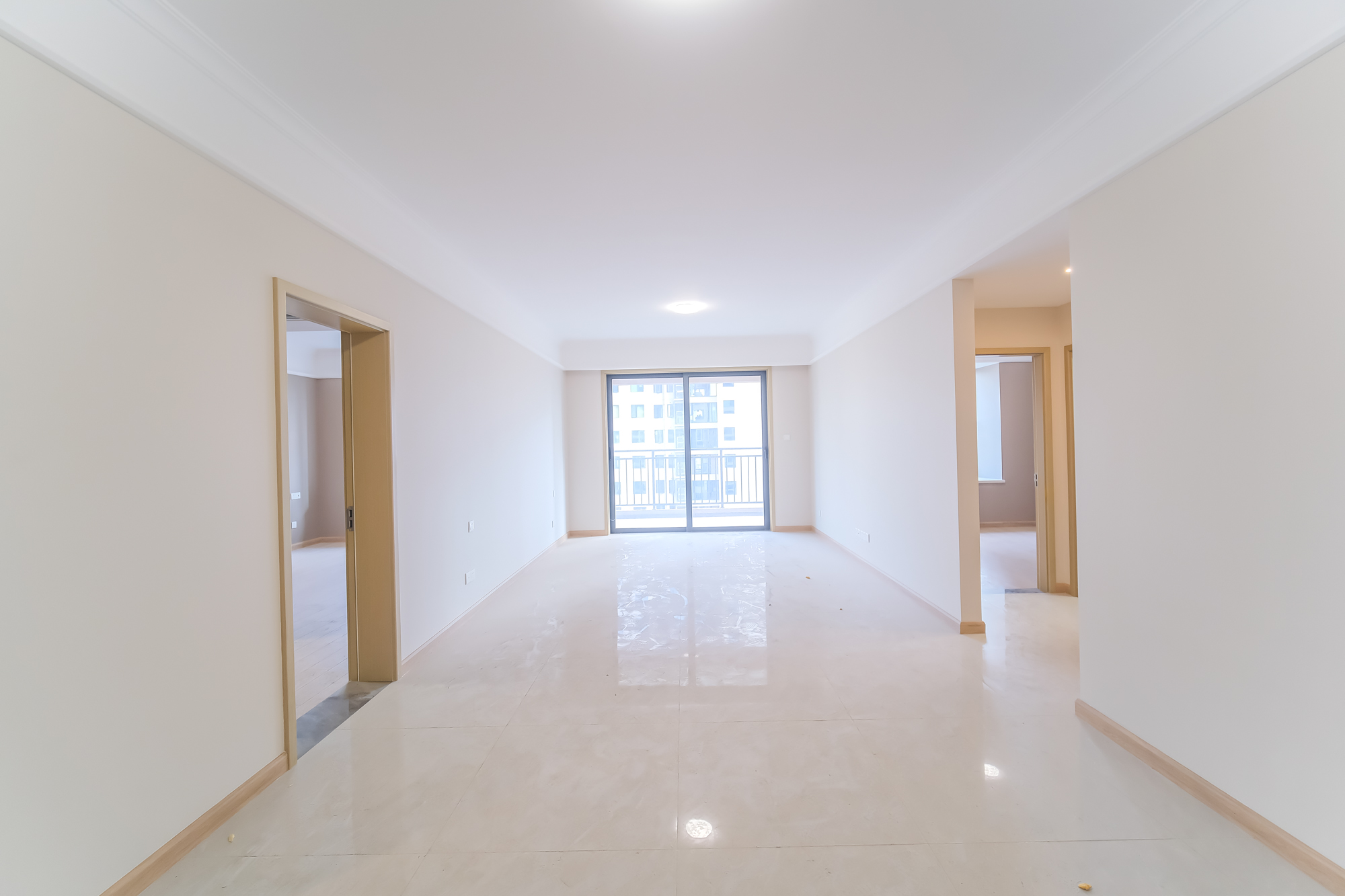 运达锦绣广场  3室2厅2卫    160.0万 运达锦绣广场  3室2厅2卫    160.0万客厅