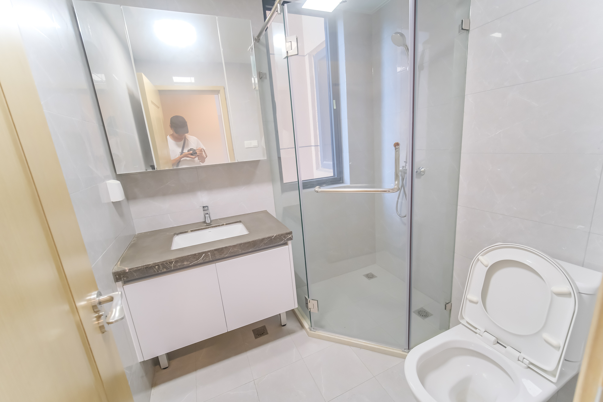 运达锦绣广场  3室2厅2卫    160.0万 运达锦绣广场  3室2厅2卫    160.0万卫生间