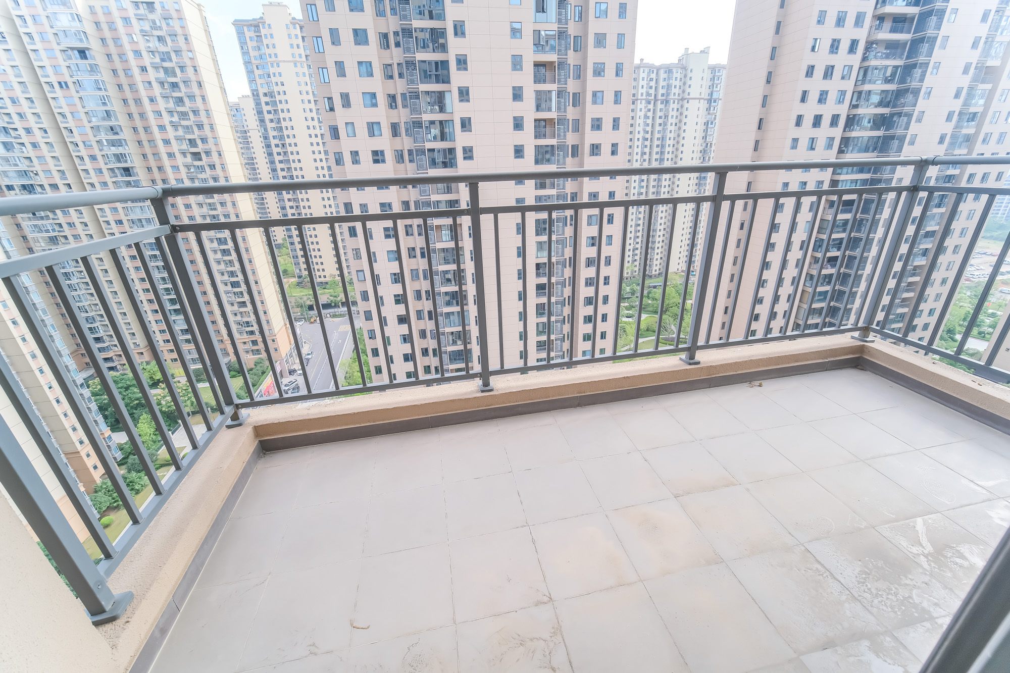 运达锦绣广场  3室2厅2卫    160.0万 运达锦绣广场  3室2厅2卫    160.0万阳台