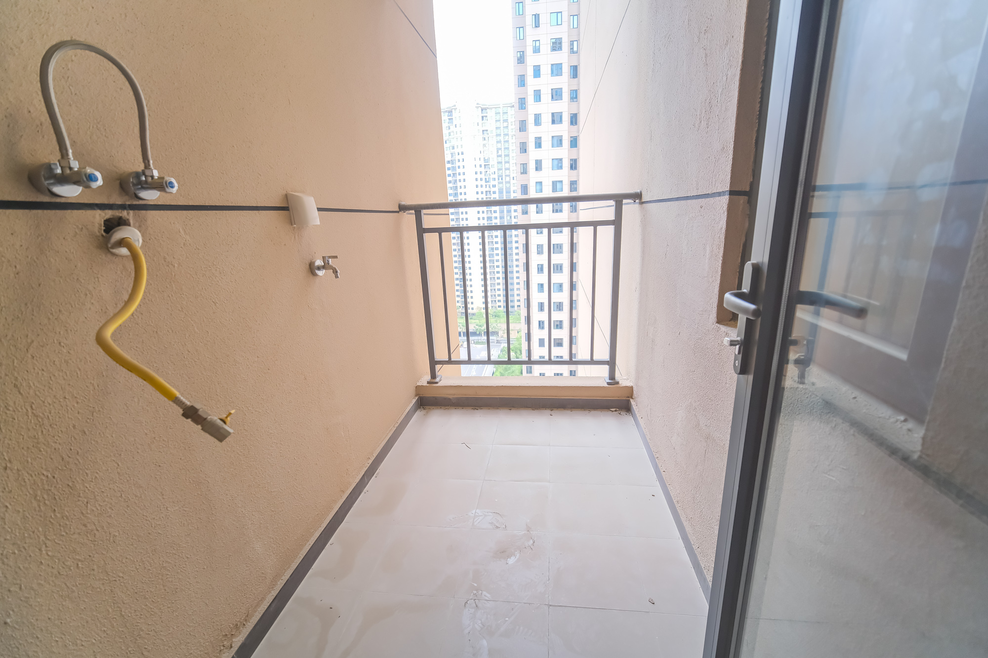 运达锦绣广场  3室2厅2卫    160.0万 运达锦绣广场  3室2厅2卫    160.0万阳台