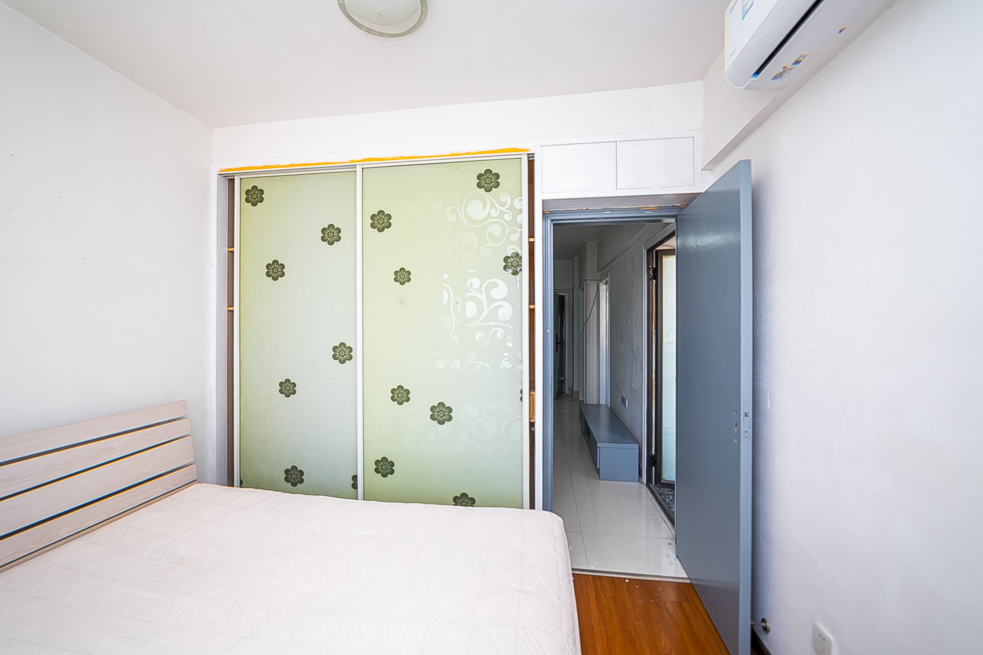 兴威帕克水岸 1室1厅1卫 29.8万 兴威帕克水岸 1室1厅1卫 29.8万卧室