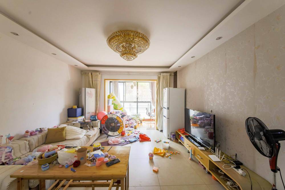 鑫远湘府华城  3室2厅2卫   156.00万