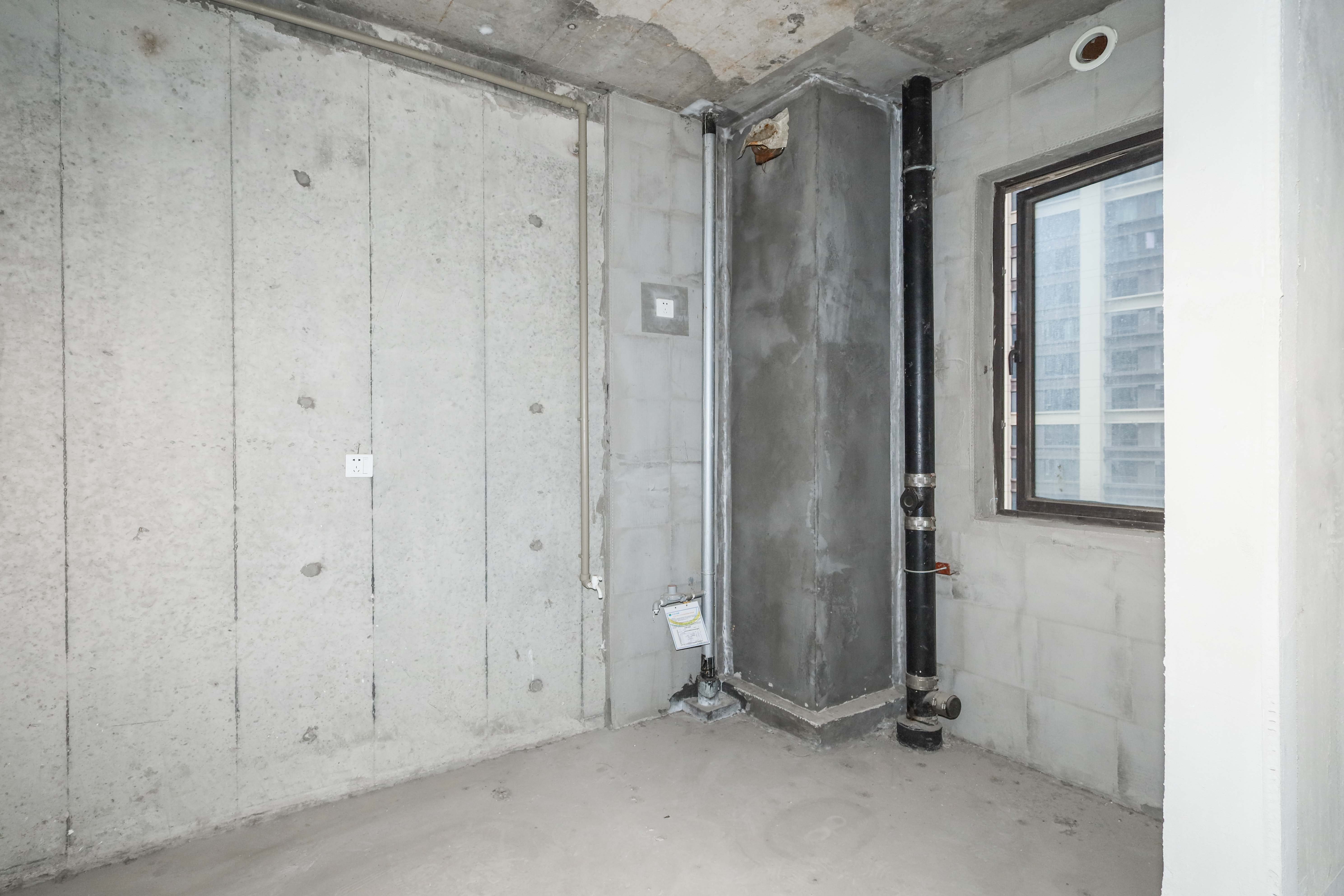 建发央著  4室2厅2卫   395.00万厨房