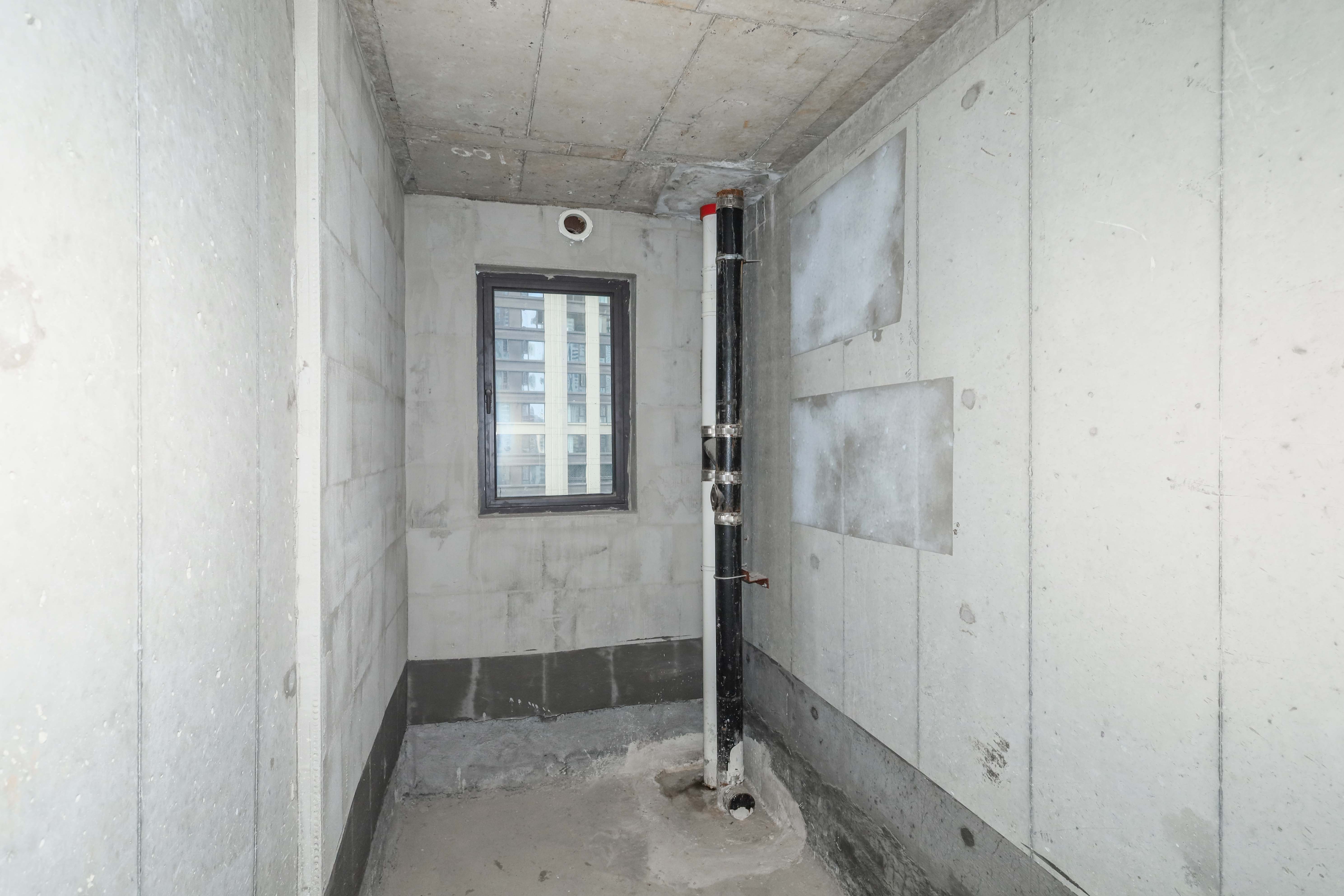建发央著  4室2厅2卫   395.00万卫生间
