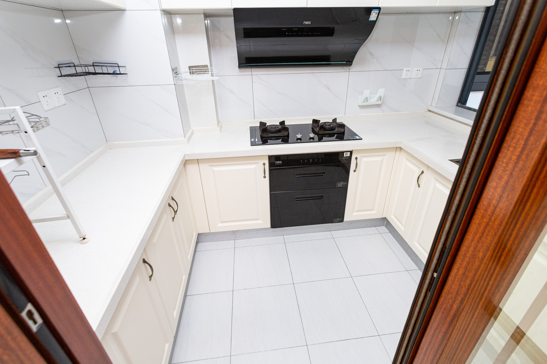 长燃润和天地(长润小区印湘江) 4室1厅2卫 116.8万 长燃润和天地(长润小区印湘江) 4室1厅2卫 116.8万厨房