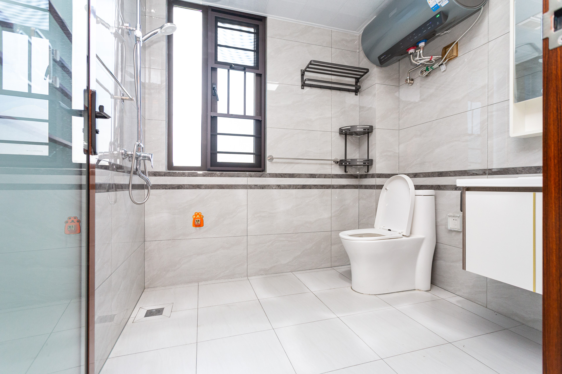 长燃润和天地(长润小区印湘江) 4室1厅2卫 116.8万 长燃润和天地(长润小区印湘江) 4室1厅2卫 116.8万卫生间