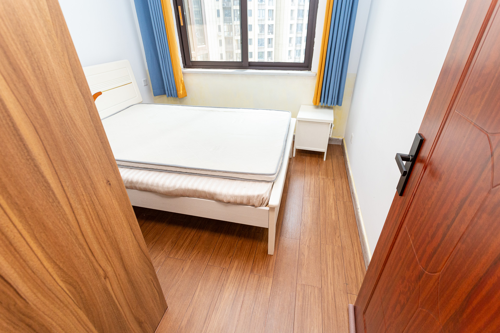 长燃润和天地(长润小区印湘江) 4室1厅2卫 116.8万 长燃润和天地(长润小区印湘江) 4室1厅2卫 116.8万卧室