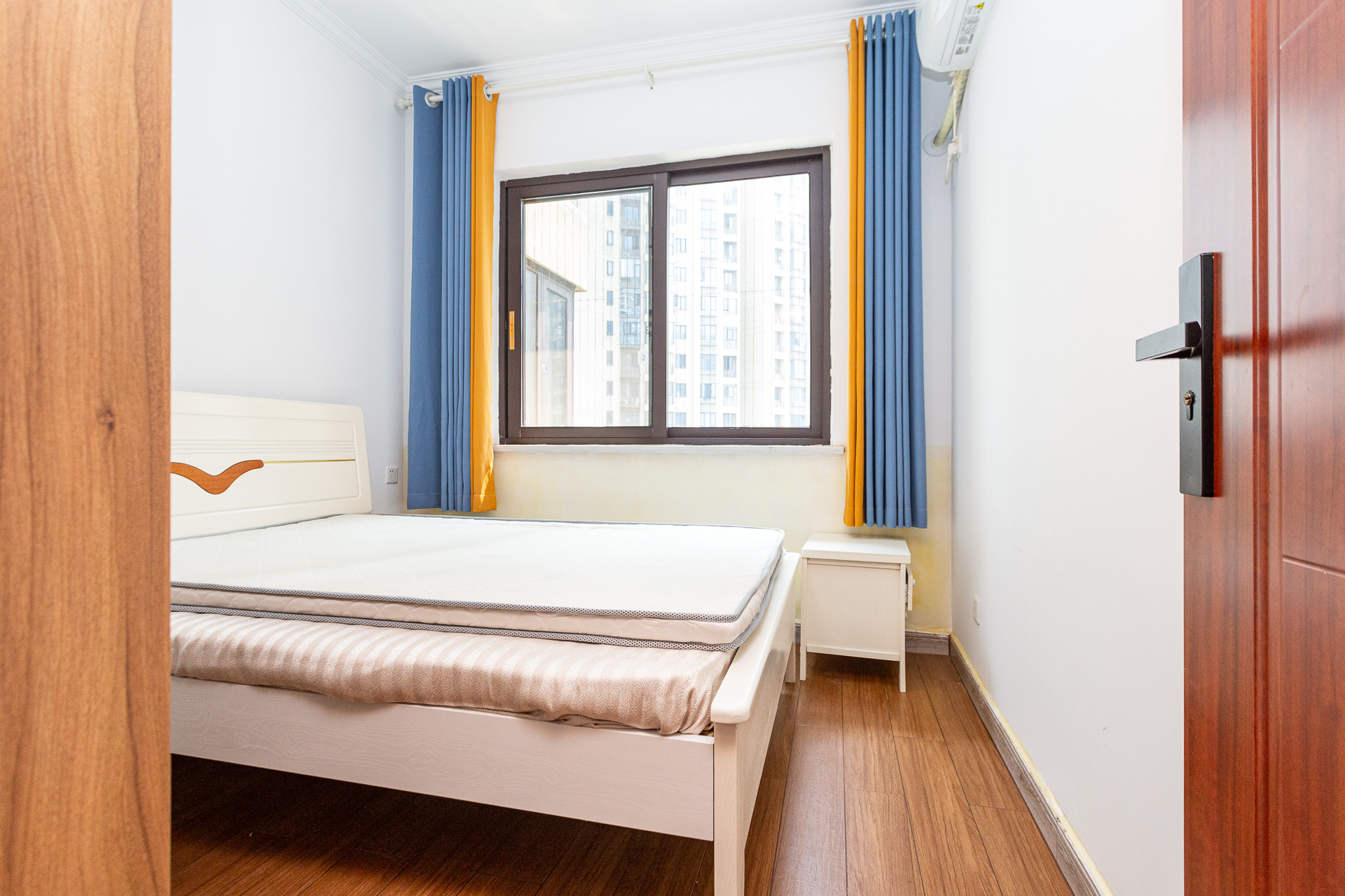 长燃润和天地(长润小区印湘江) 4室1厅2卫 116.8万 长燃润和天地(长润小区印湘江) 4室1厅2卫 116.8万卧室