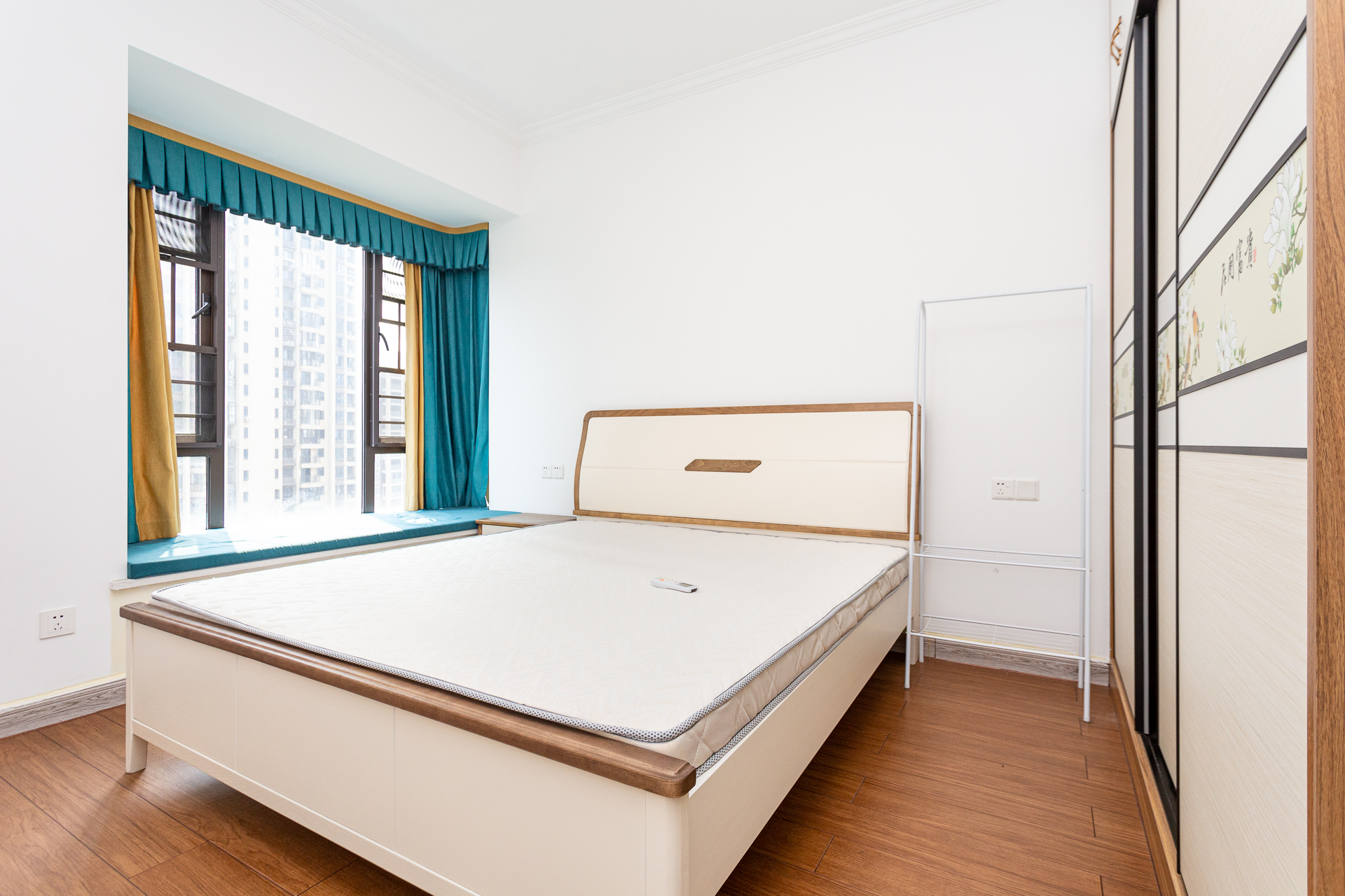 长燃润和天地(长润小区印湘江) 4室1厅2卫 116.8万 长燃润和天地(长润小区印湘江) 4室1厅2卫 116.8万卧室