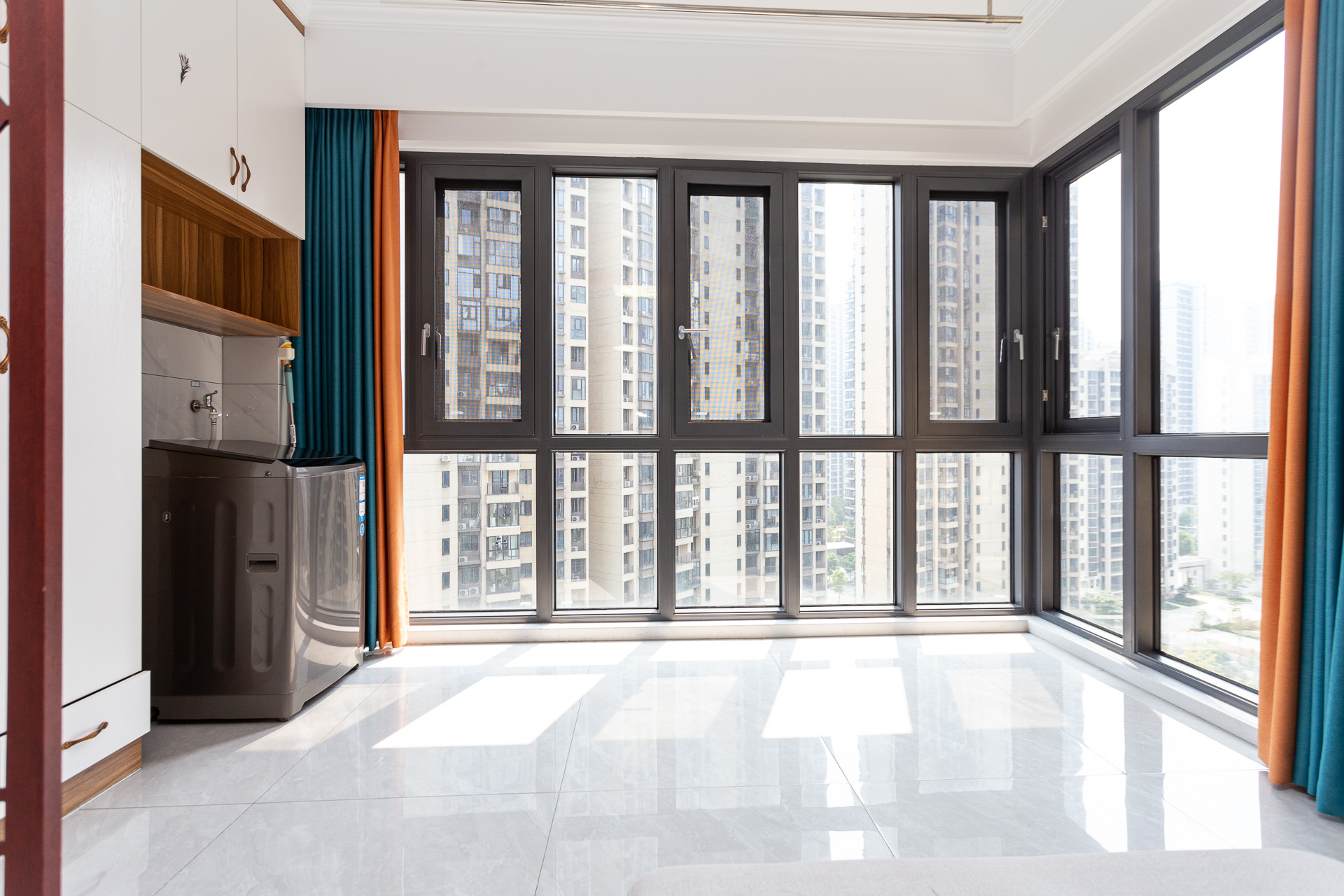 长燃润和天地(长润小区印湘江) 4室1厅2卫 116.8万 长燃润和天地(长润小区印湘江) 4室1厅2卫 116.8万阳台