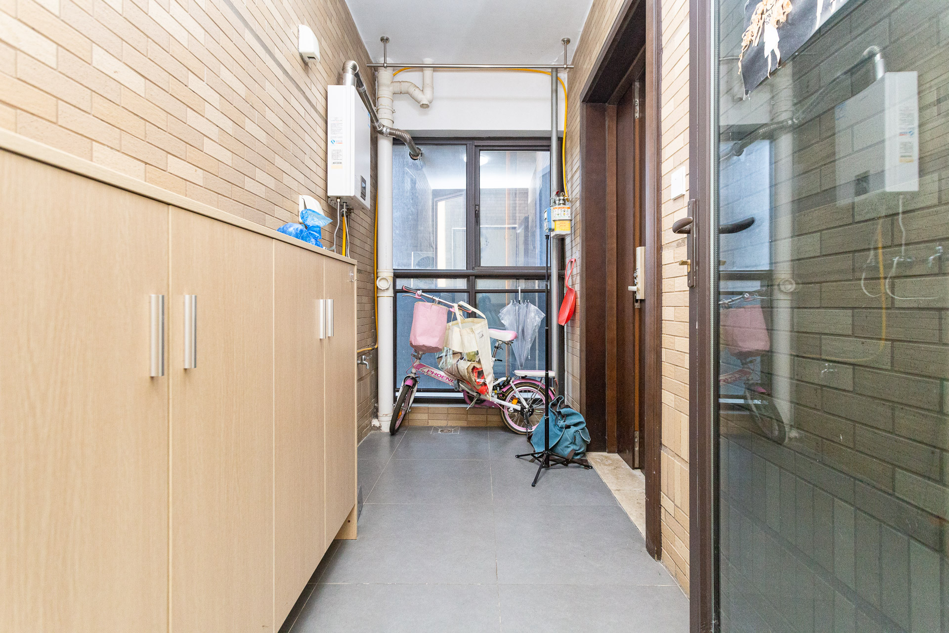 时代倾城一期  3室2厅2卫    88.0万阳台
