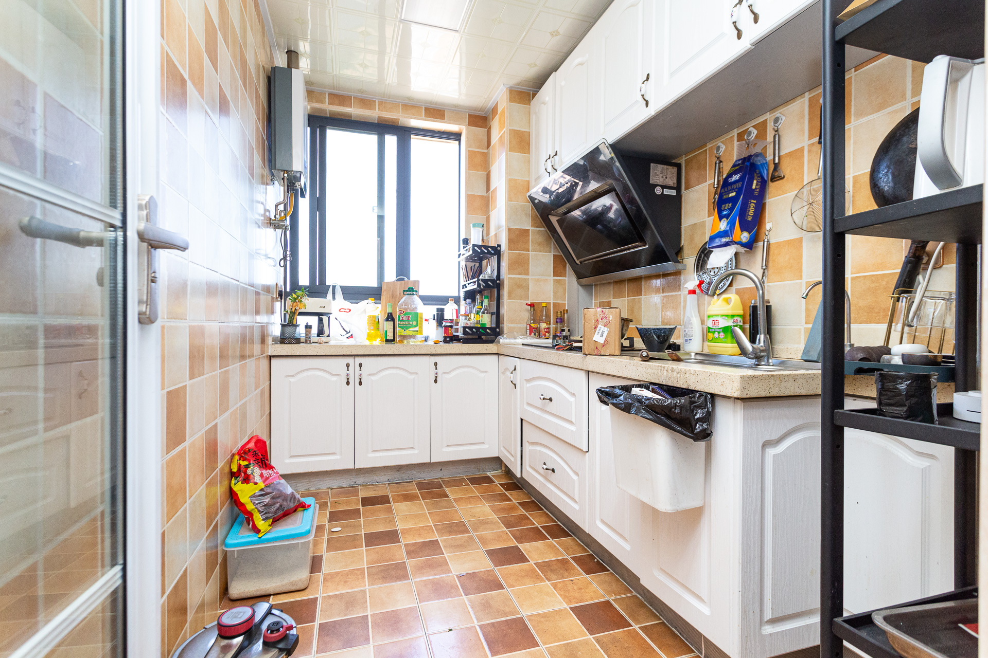 勤诚达新界 4室2厅2卫 120.0万 勤诚达新界 4室2厅2卫 120.0万厨房