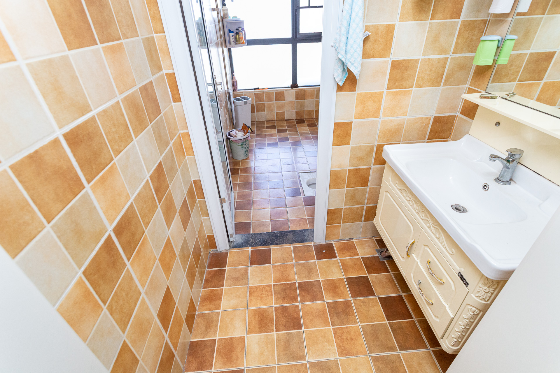 勤诚达新界 4室2厅2卫 120.0万 勤诚达新界 4室2厅2卫 120.0万卫生间