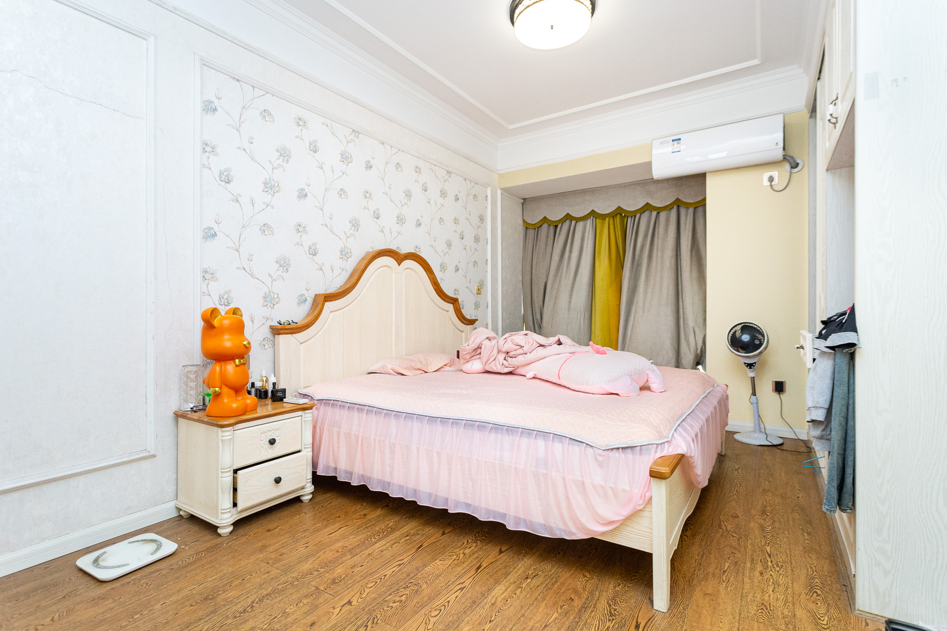 勤诚达新界 4室2厅2卫 120.0万 勤诚达新界 4室2厅2卫 120.0万卧室