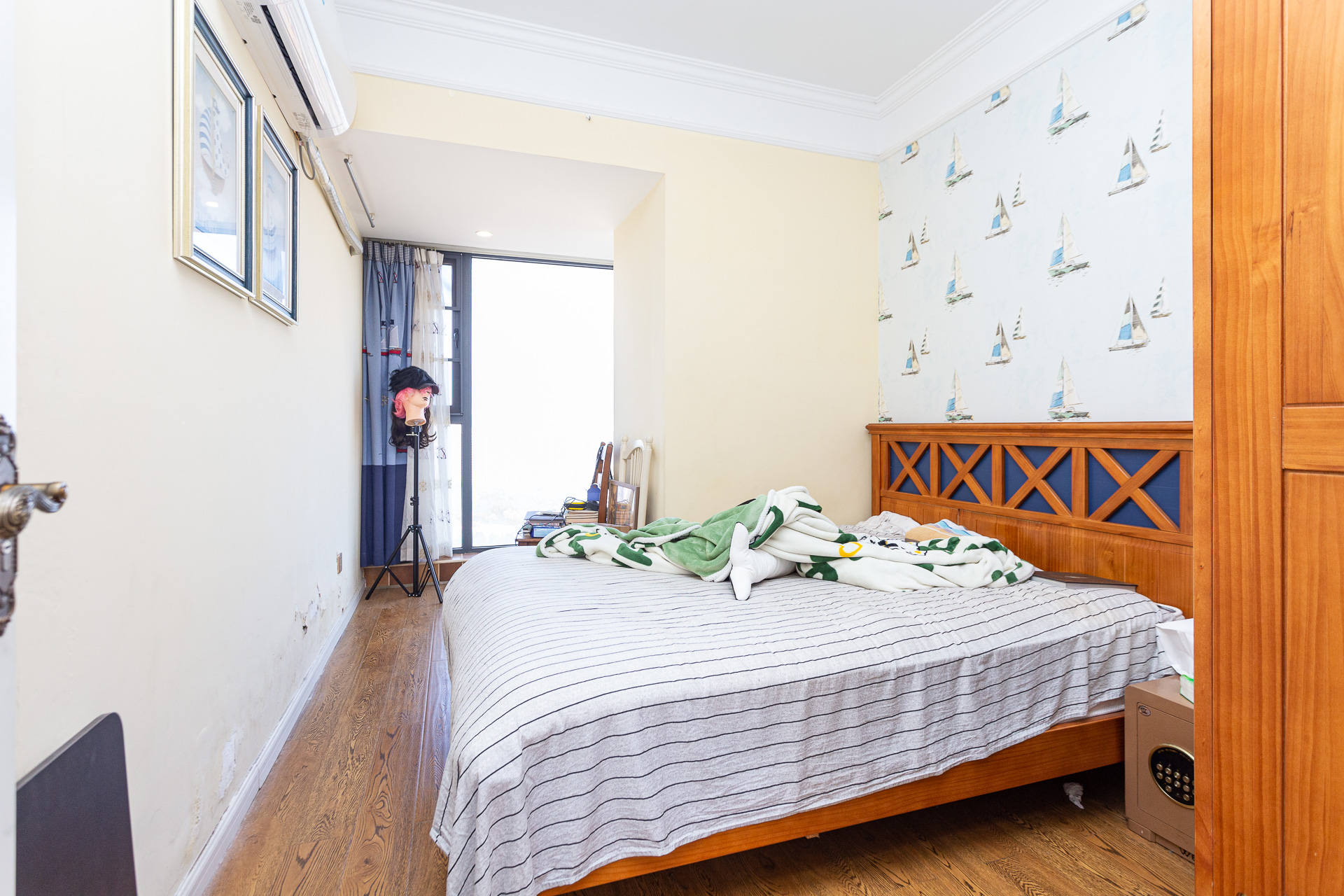 勤诚达新界 4室2厅2卫 120.0万 勤诚达新界 4室2厅2卫 120.0万卧室