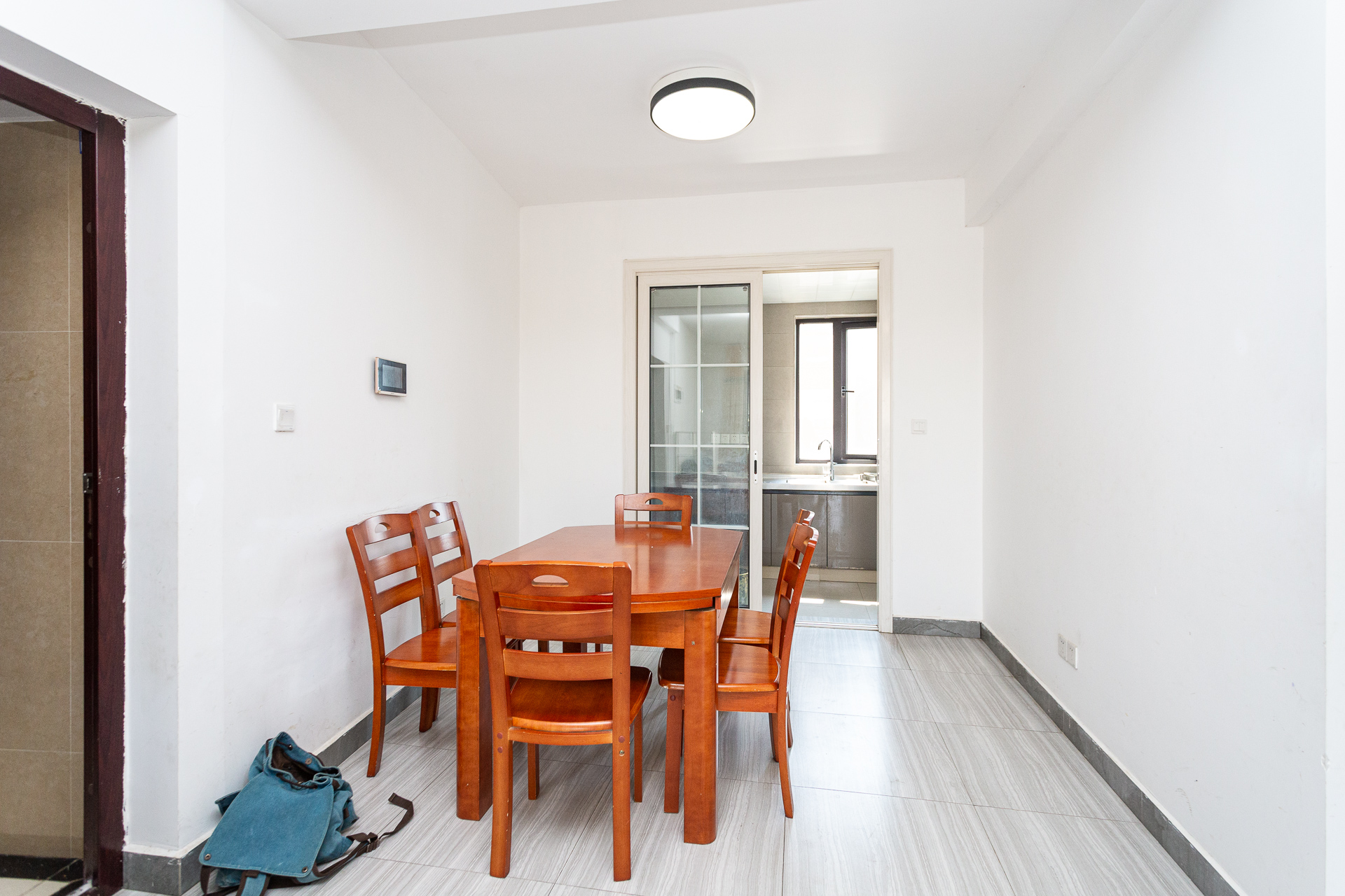 勤诚达境界城  4室2厅2卫    109.0万 勤诚达境界城  4室2厅2卫    109.0万客厅