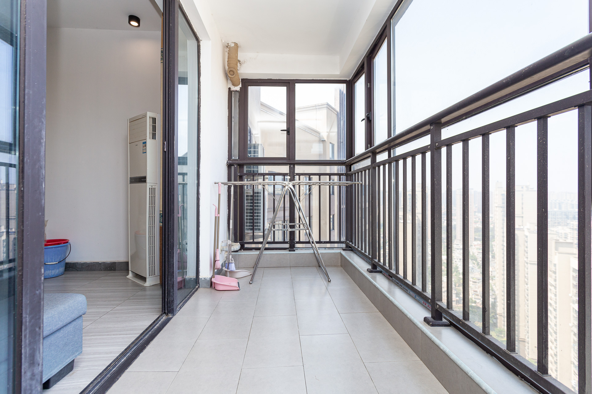 勤诚达境界城  4室2厅2卫    109.0万 勤诚达境界城  4室2厅2卫    109.0万阳台