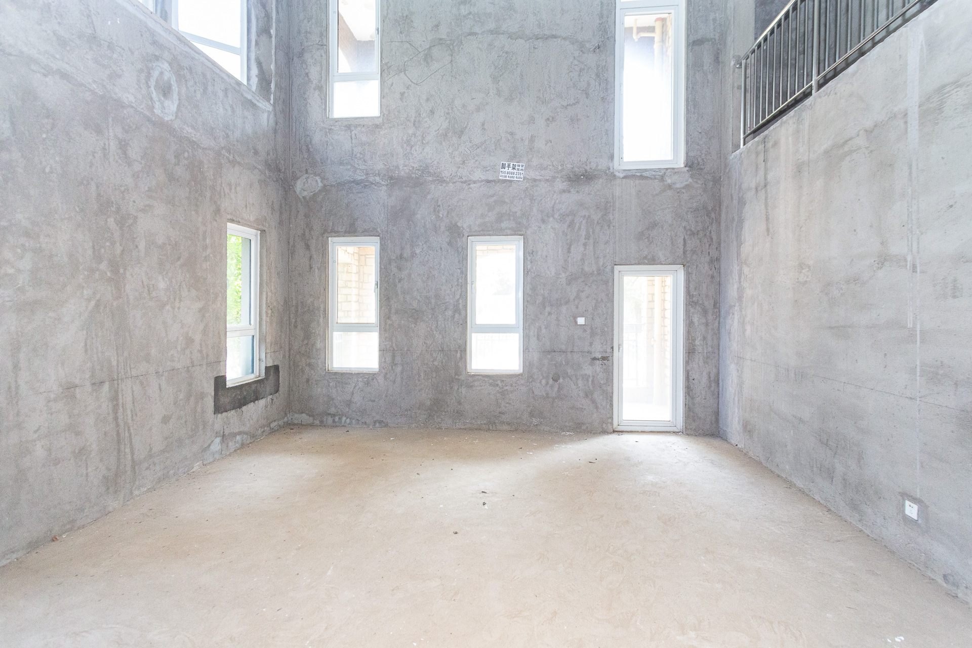 谷山逸墅 5室2厅2卫 330.0万 谷山逸墅 5室2厅2卫 330.0万客厅