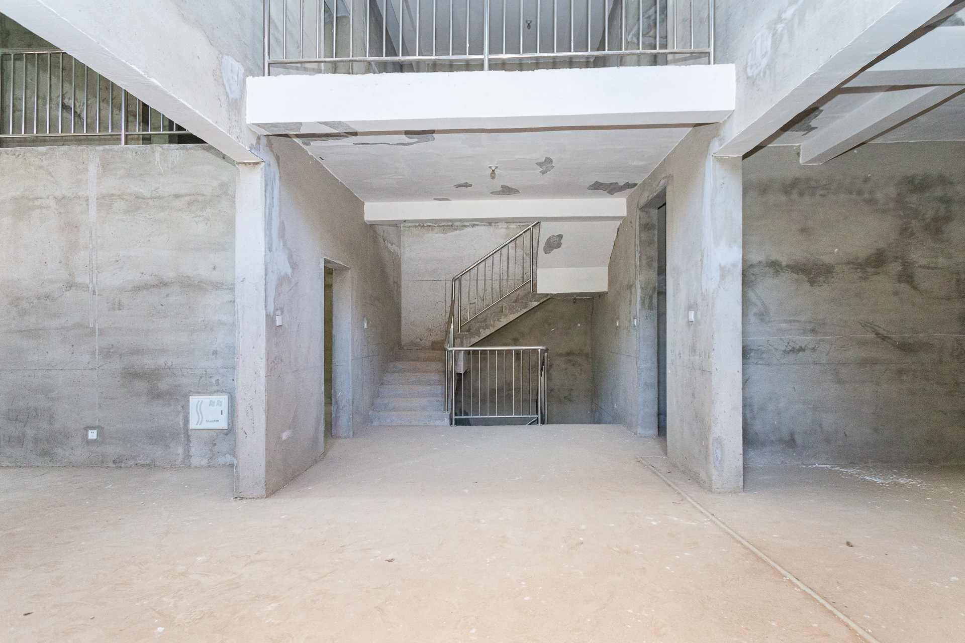 谷山逸墅 5室2厅2卫 330.0万 谷山逸墅 5室2厅2卫 330.0万客厅