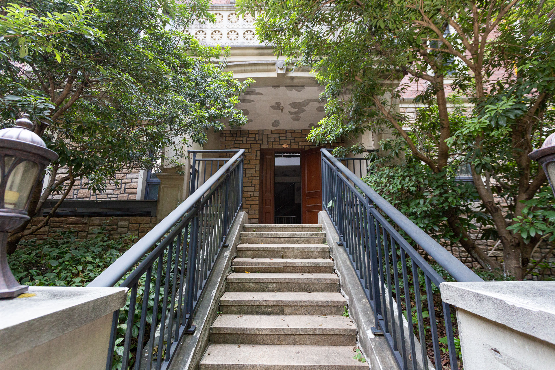 谷山逸墅 5室2厅2卫 330.0万 谷山逸墅 5室2厅2卫 330.0万其他