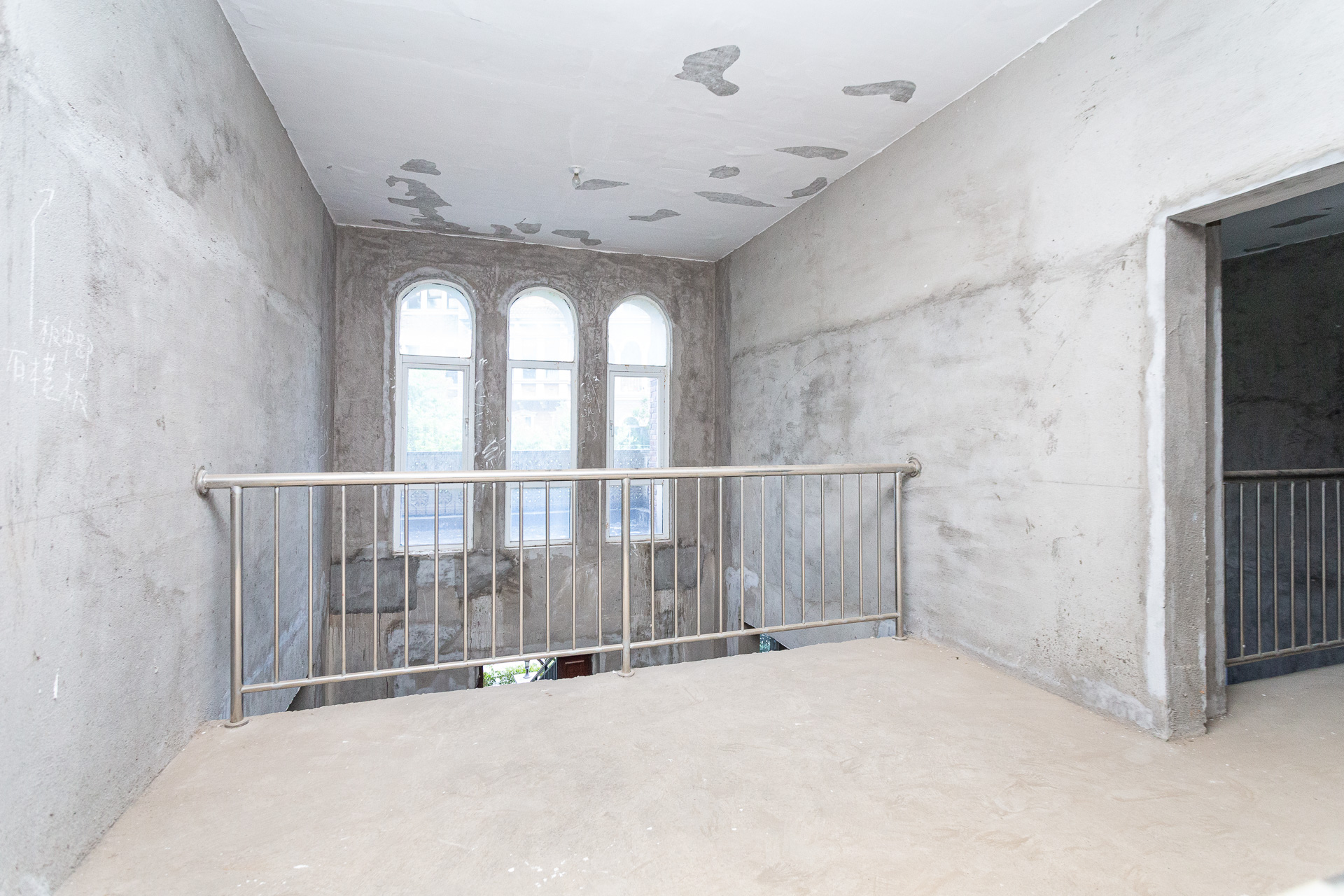 谷山逸墅 5室2厅2卫 330.0万 谷山逸墅 5室2厅2卫 330.0万其他