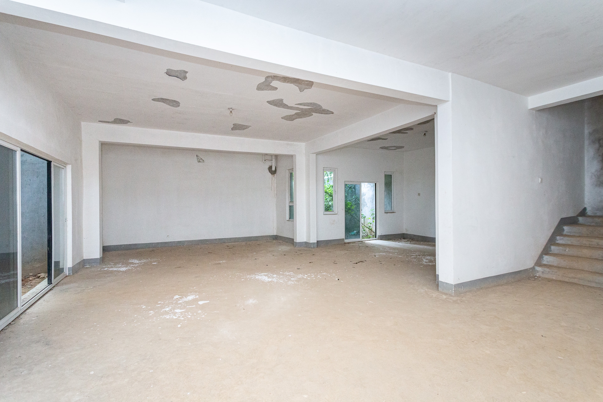 谷山逸墅 5室2厅2卫 330.0万 谷山逸墅 5室2厅2卫 330.0万卧室