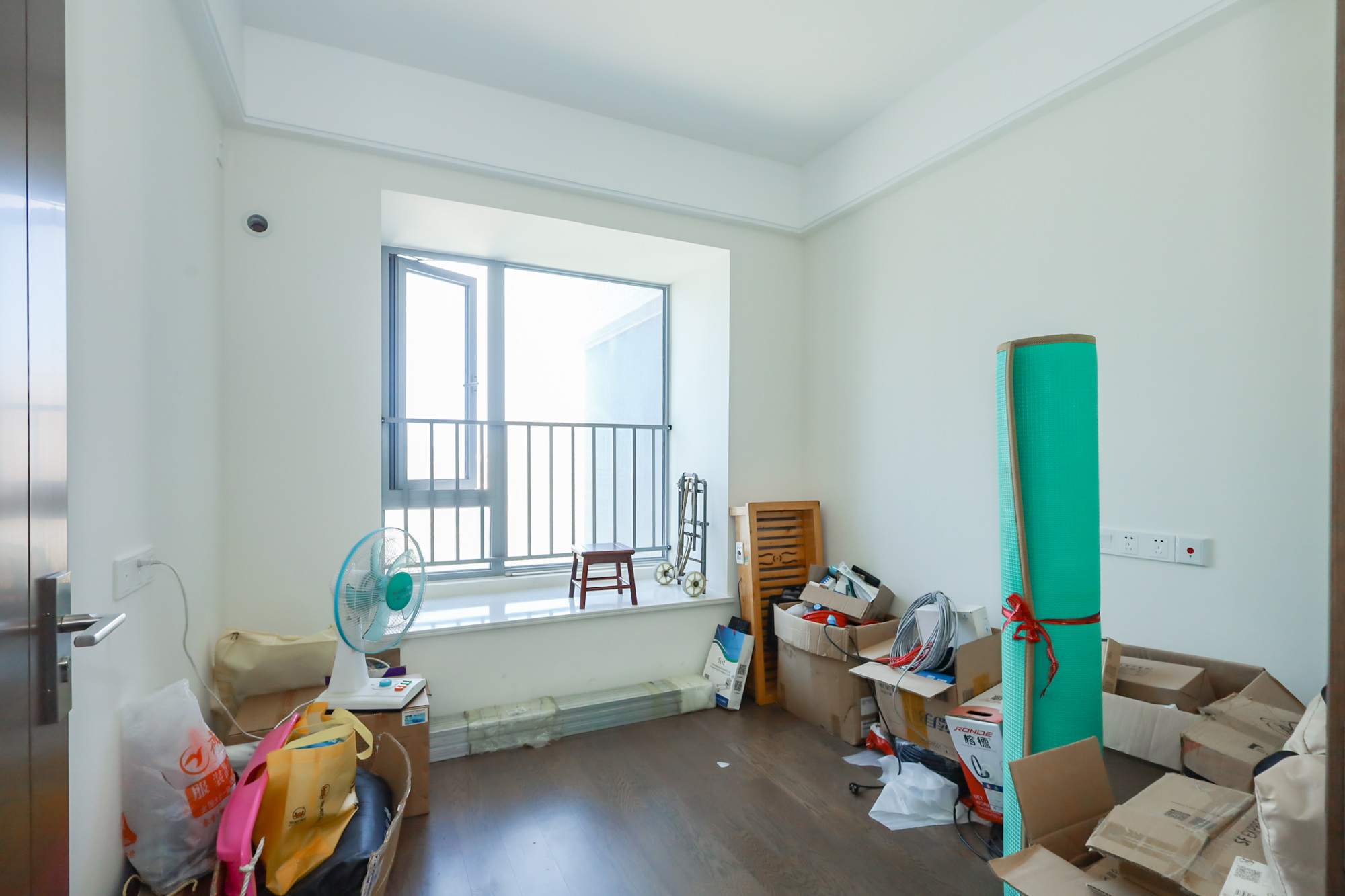 保利天禧C区  4室2厅2卫   280.00万卧室