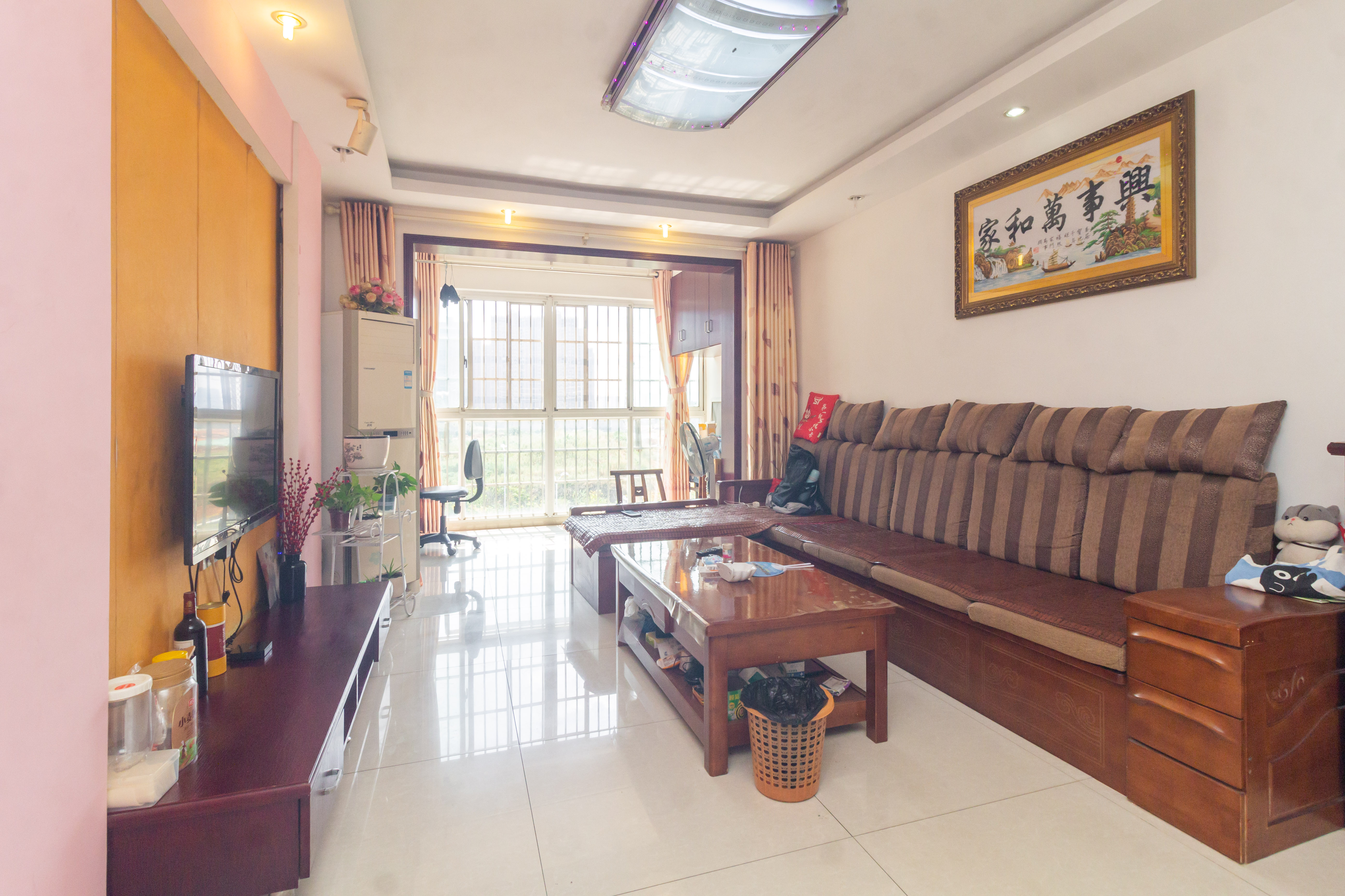 东业苹果社区  2室2厅1卫    48.0万客厅