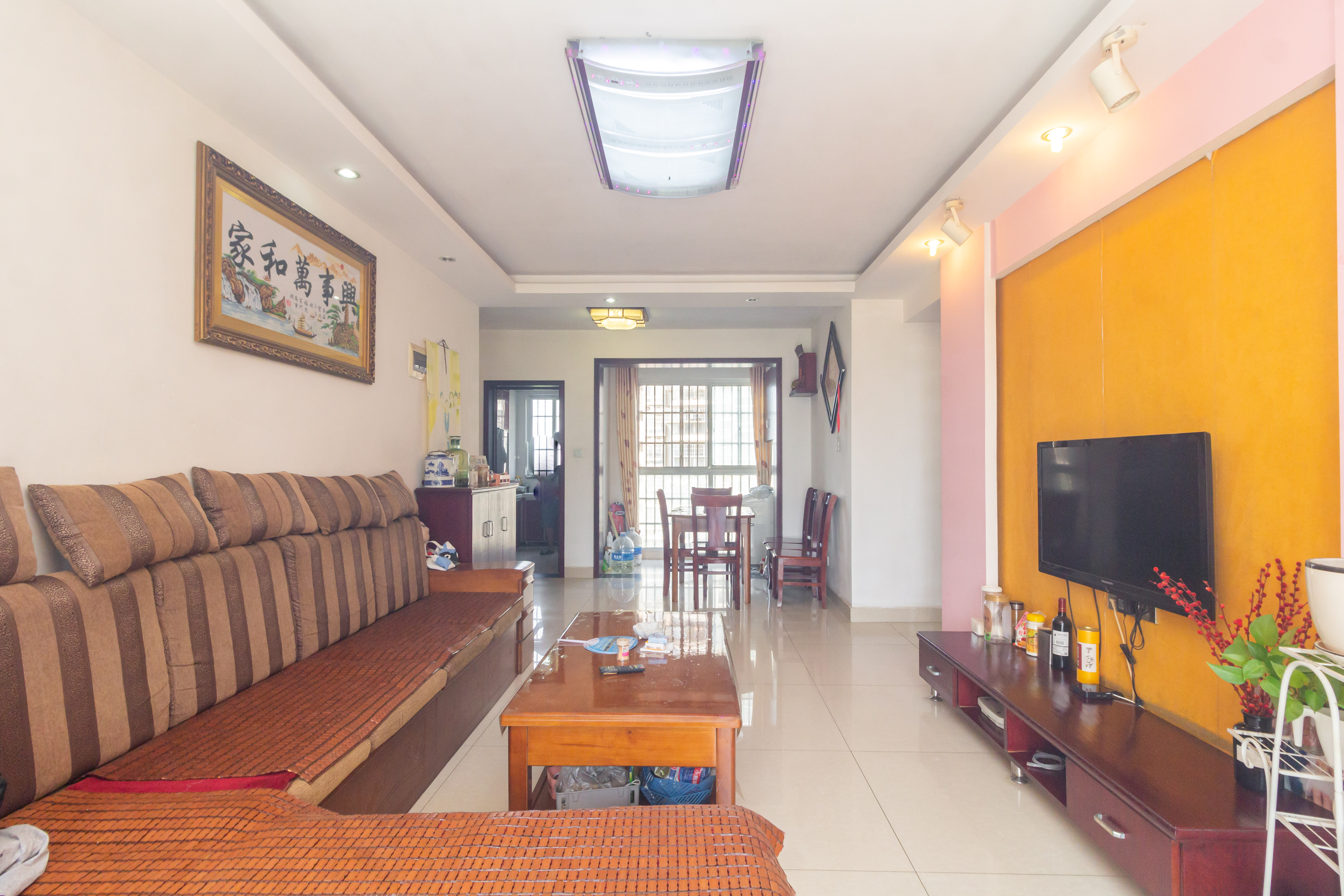 东业苹果社区  2室2厅1卫    48.0万客厅