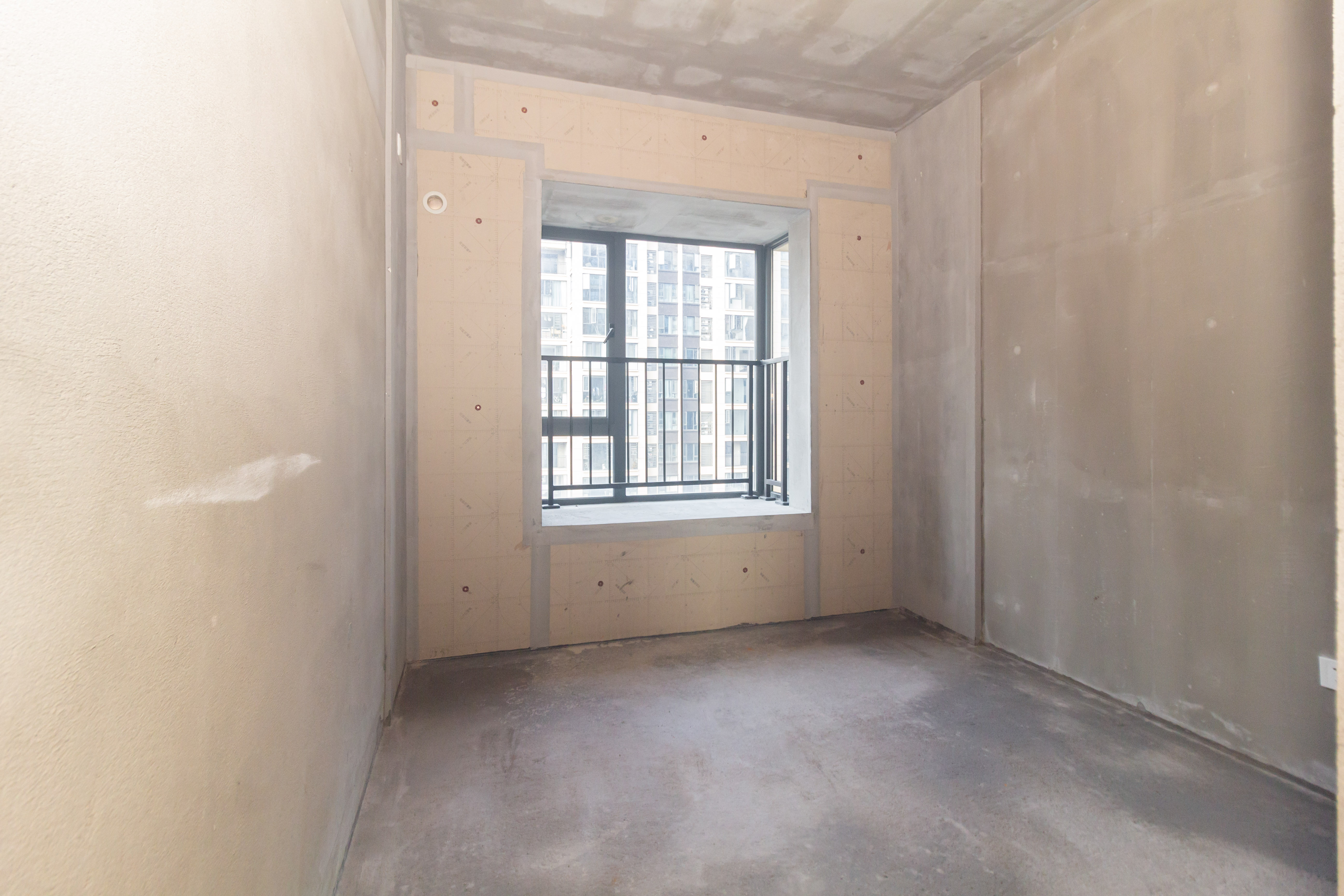 日盛湖湘花苑 4室2厅2卫 108.0万 日盛湖湘花苑 4室2厅2卫 108.0万卧室