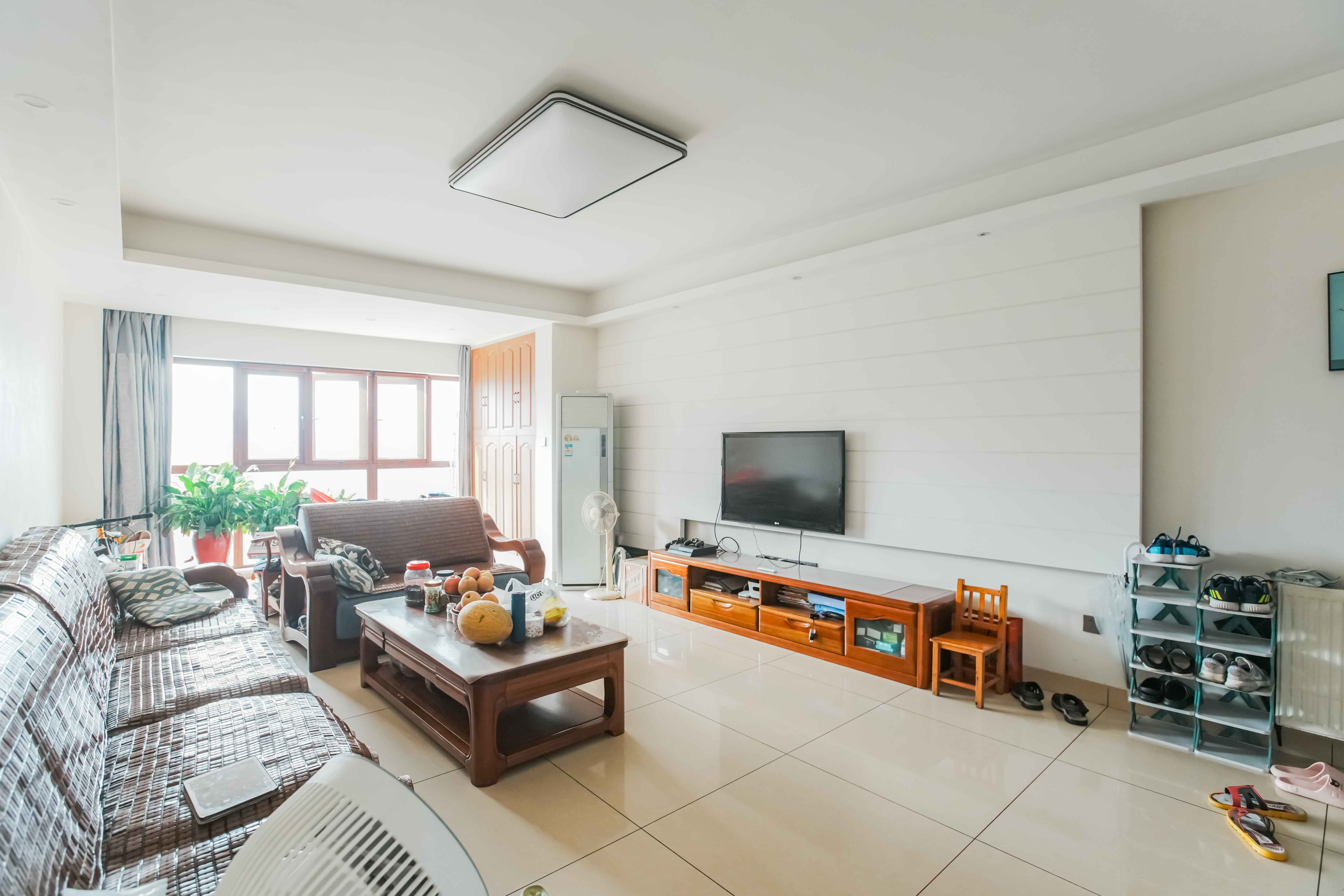 中城丽景香山园  3室2厅2卫   178.00万客厅