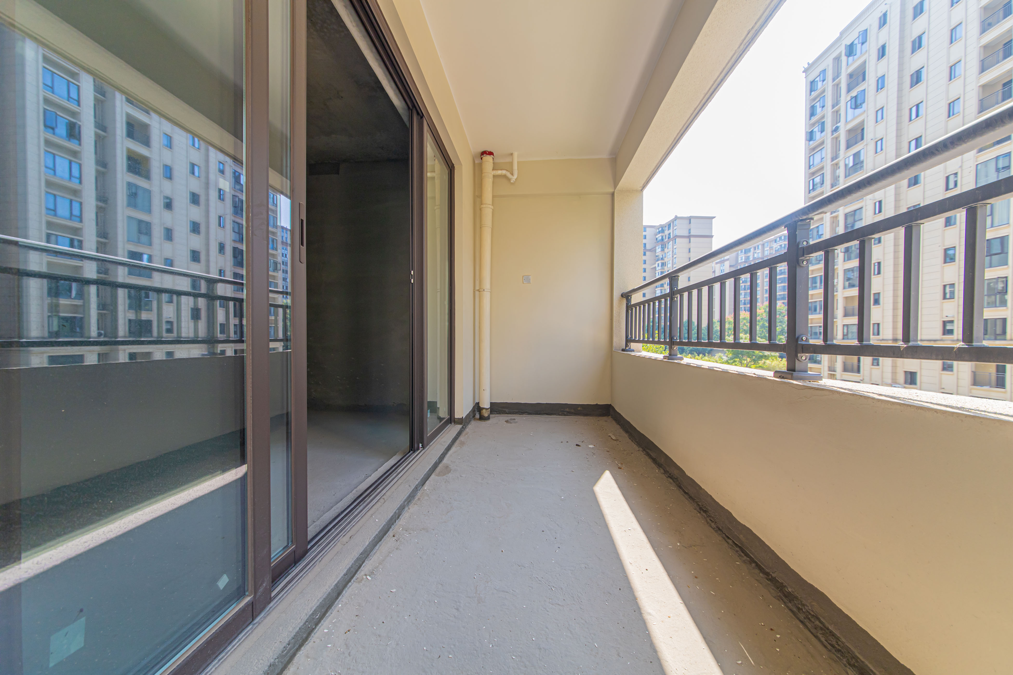 长沙美的梧桐庄园  4室2厅2卫    160.0万 长沙美的梧桐庄园  4室2厅2卫    160.0万阳台