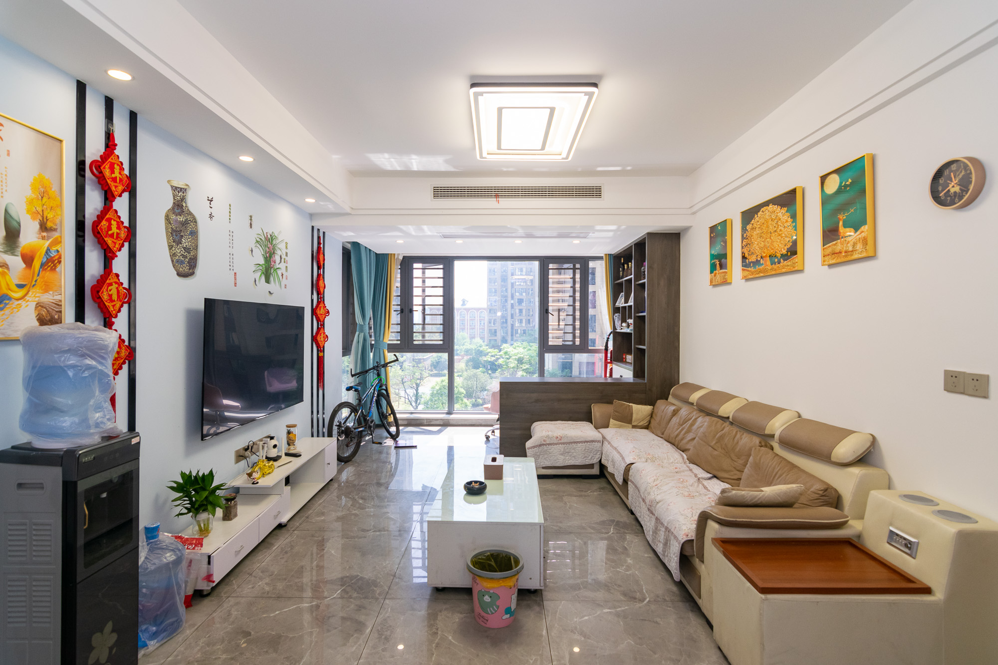 联诚雅郡 4室2厅2卫 83.8万 联诚雅郡 4室2厅2卫 83.8万客厅