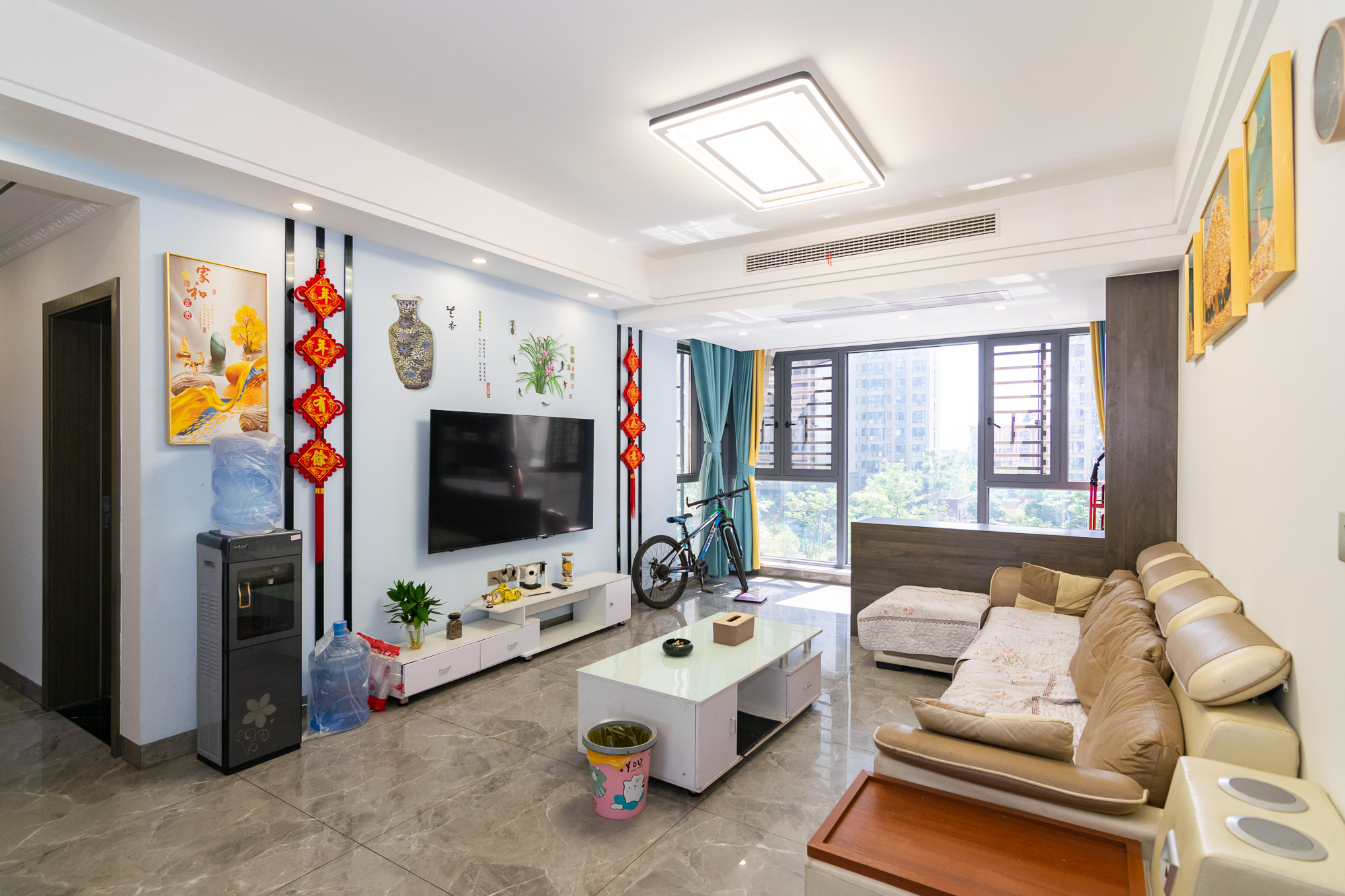 联诚雅郡 4室2厅2卫 83.8万 联诚雅郡 4室2厅2卫 83.8万客厅