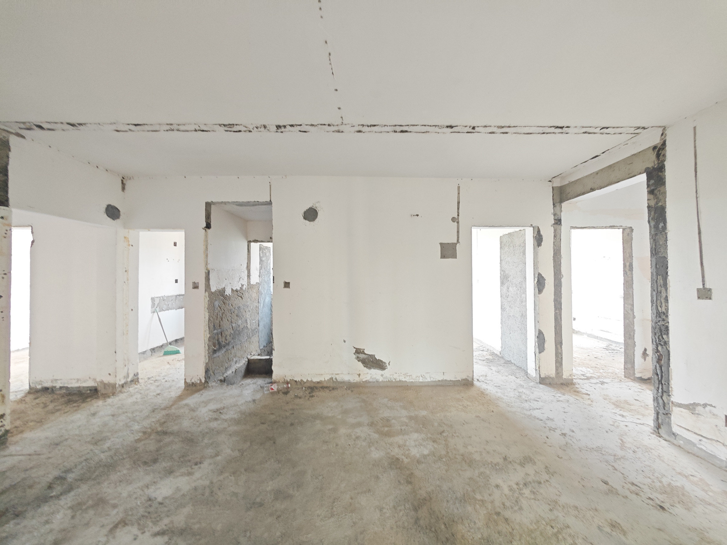 蓝光幸福满庭 4室2厅2卫 90.0万 蓝光幸福满庭 4室2厅2卫 90.0万客厅