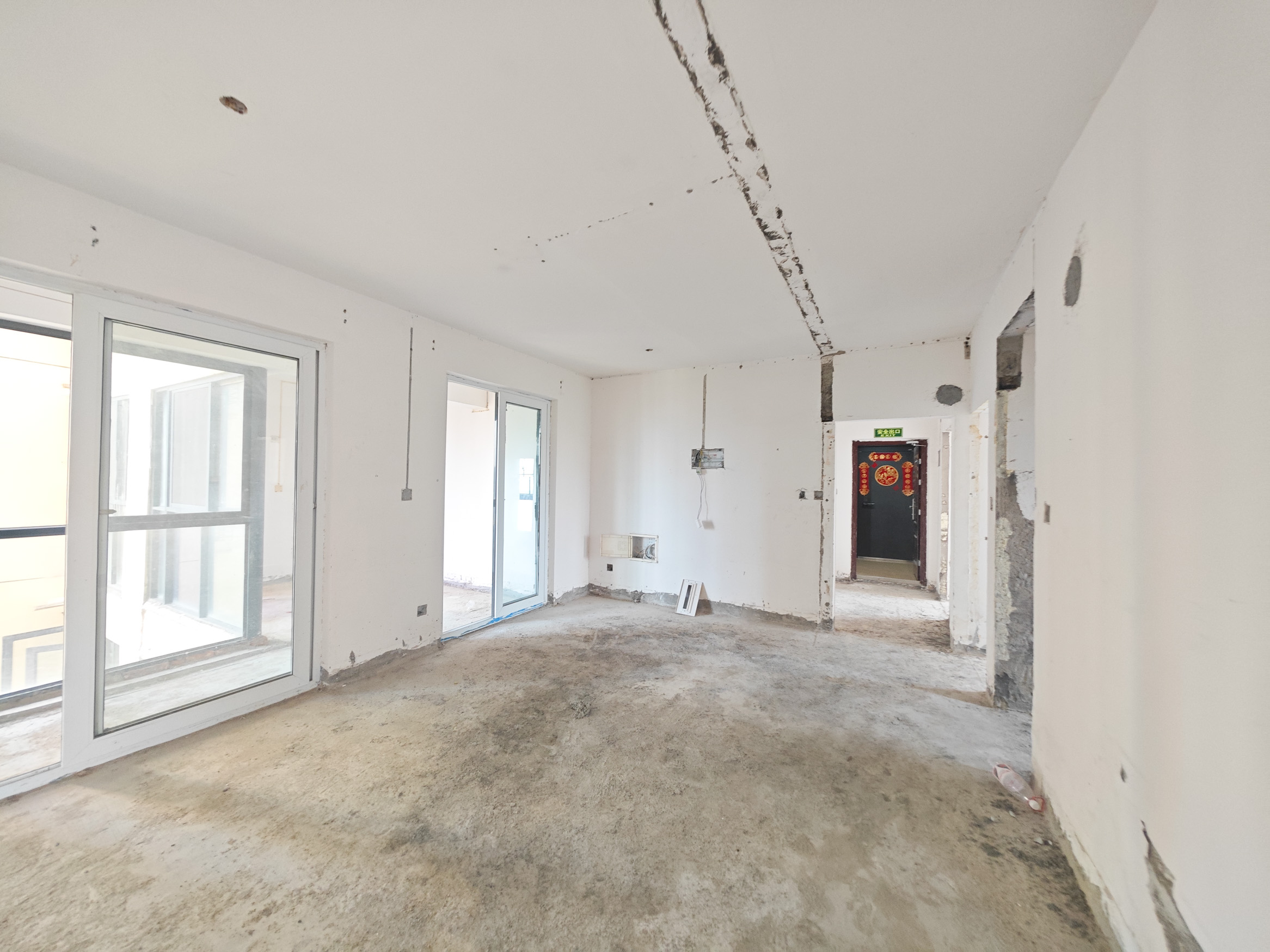 蓝光幸福满庭 4室2厅2卫 90.0万 蓝光幸福满庭 4室2厅2卫 90.0万客厅