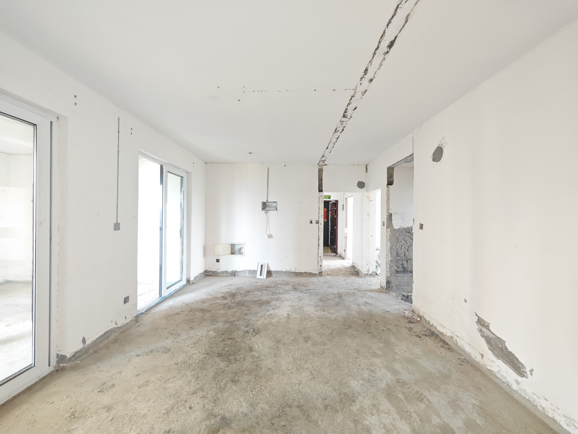 蓝光幸福满庭 4室2厅2卫 90.0万 蓝光幸福满庭 4室2厅2卫 90.0万客厅