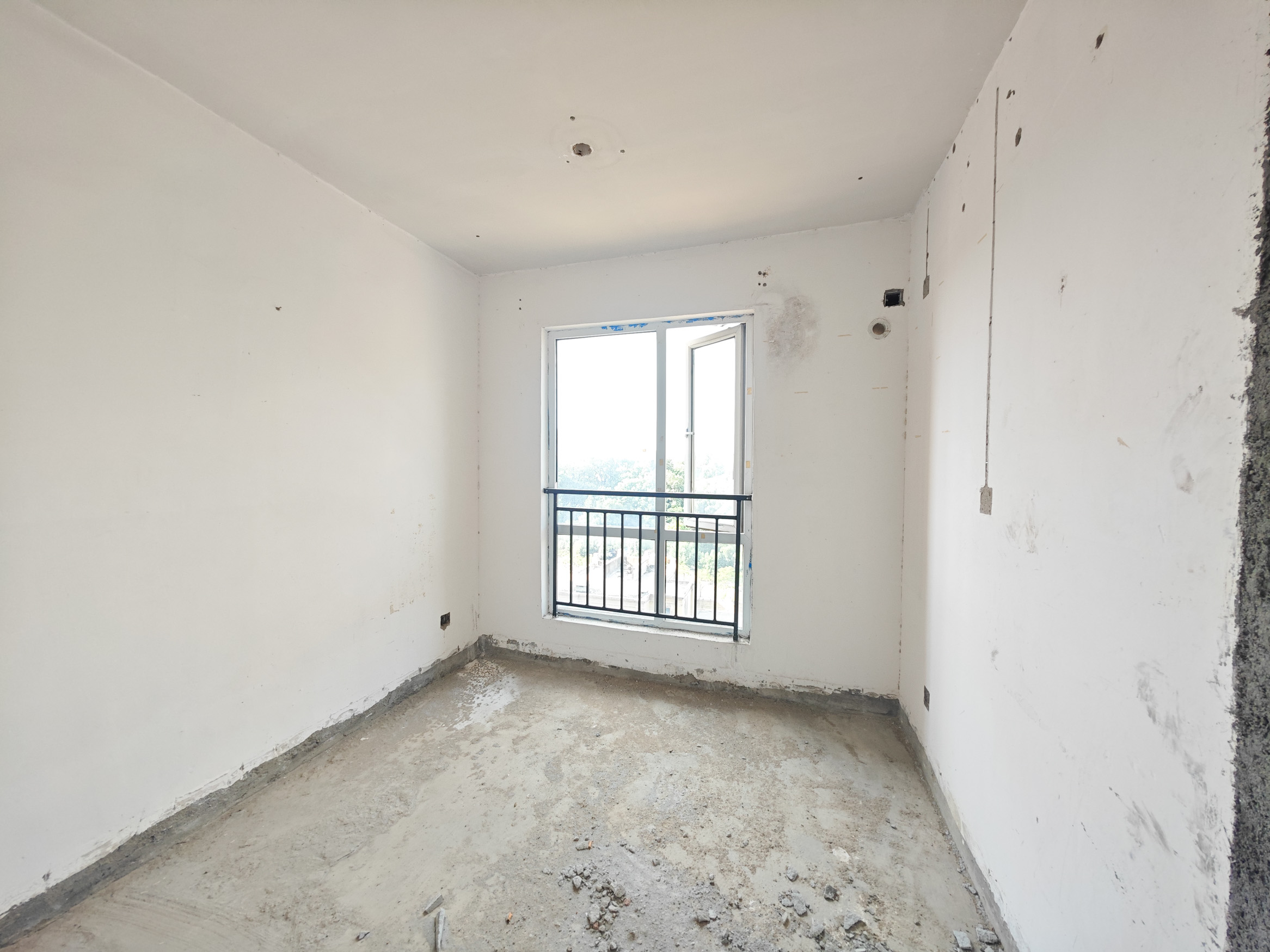 蓝光幸福满庭 4室2厅2卫 90.0万 蓝光幸福满庭 4室2厅2卫 90.0万卧室