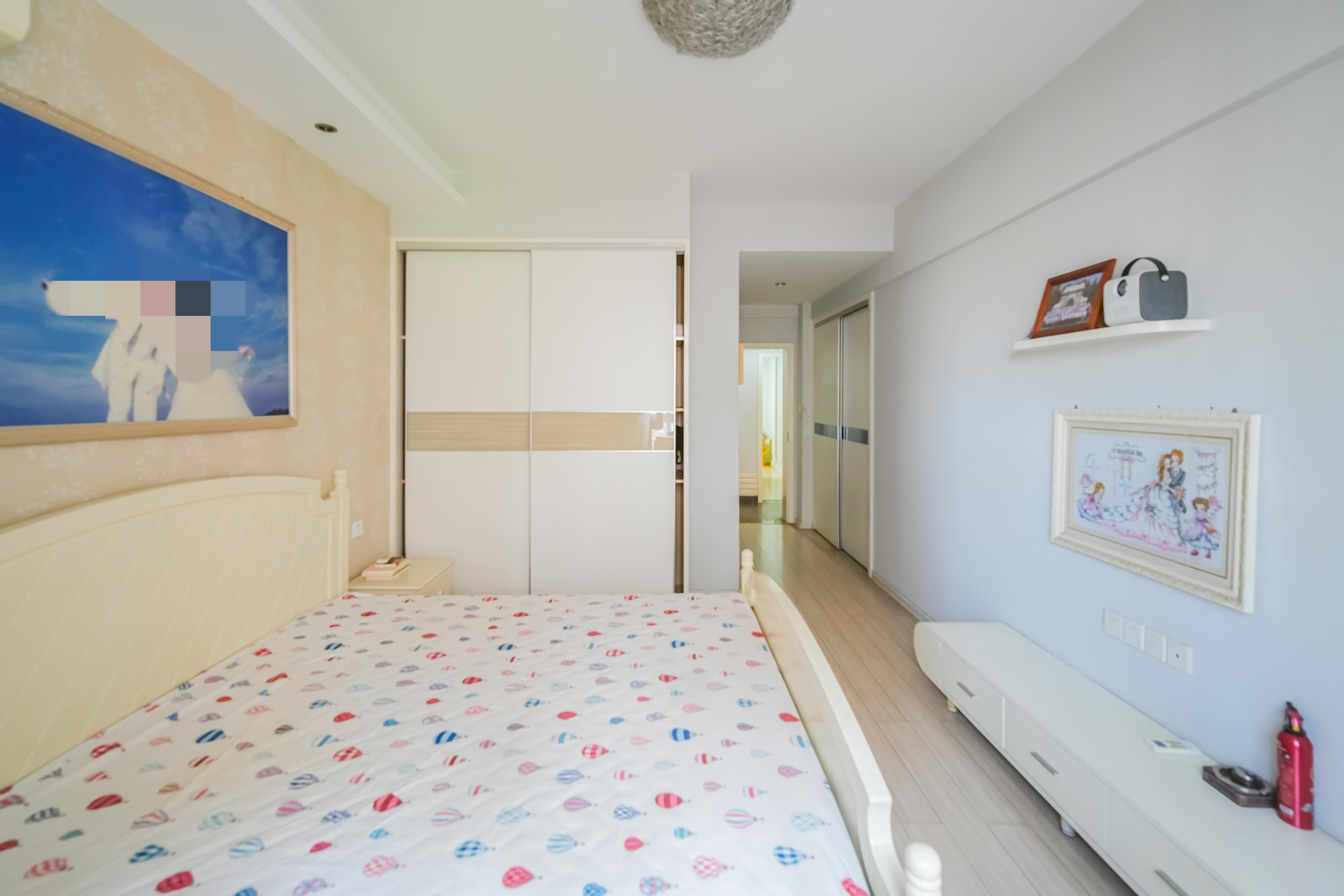 城市山水豪园（山水城市风景）  3室2厅2卫   140.00万卧室