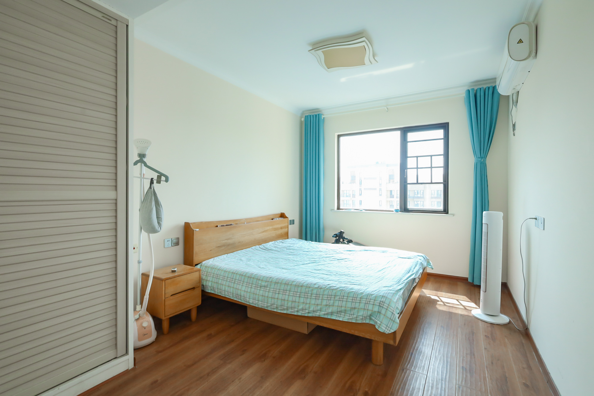 保利西海岸B区 3室2厅1卫 125.0万 保利西海岸B区 3室2厅1卫 125.0万卧室