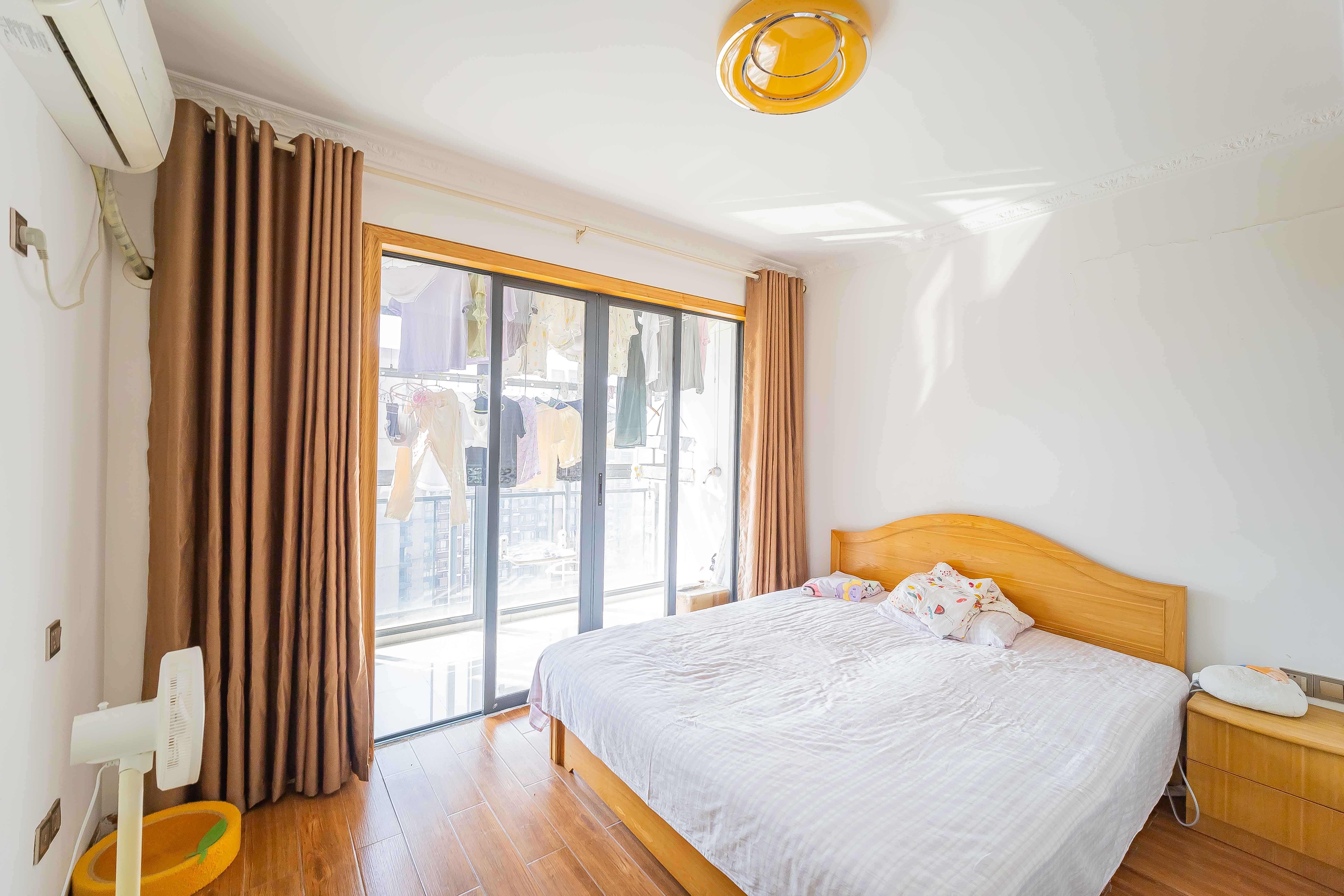 钱隆首府(福晟御园)  3室2厅2卫    118.0万 钱隆首府(福晟御园)  3室2厅2卫    118.0万卧室